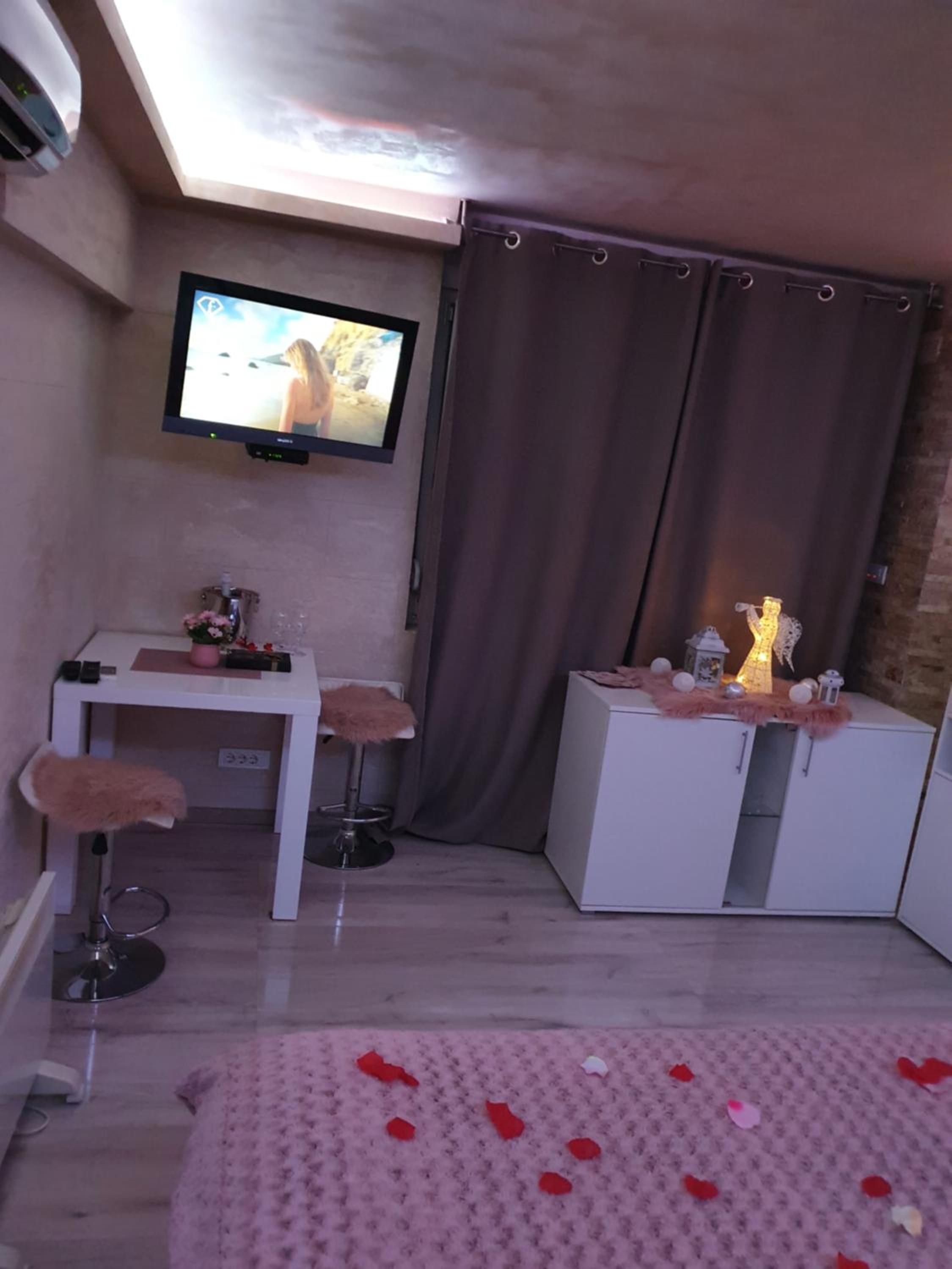 Leona apartment