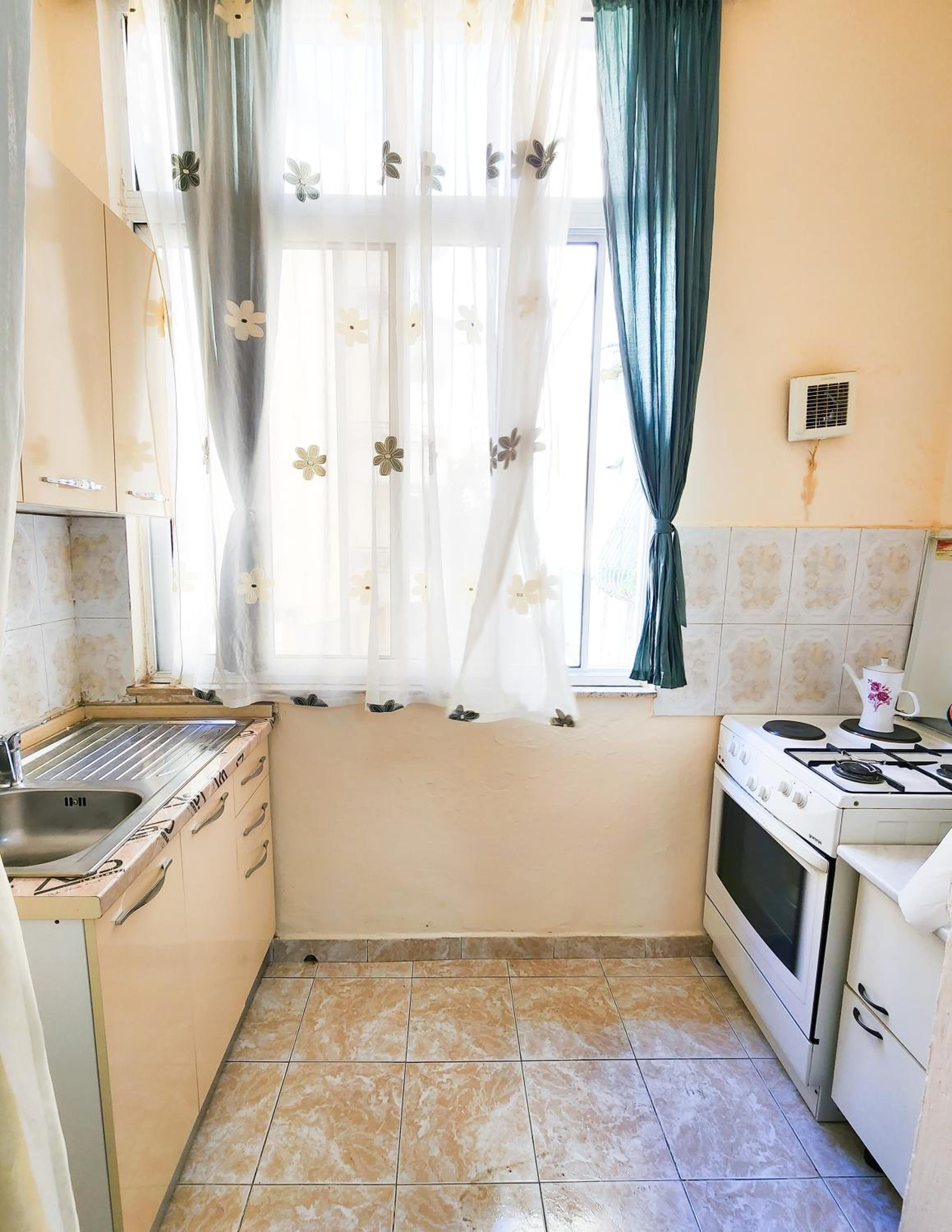 Apartment Sweet Vintage
