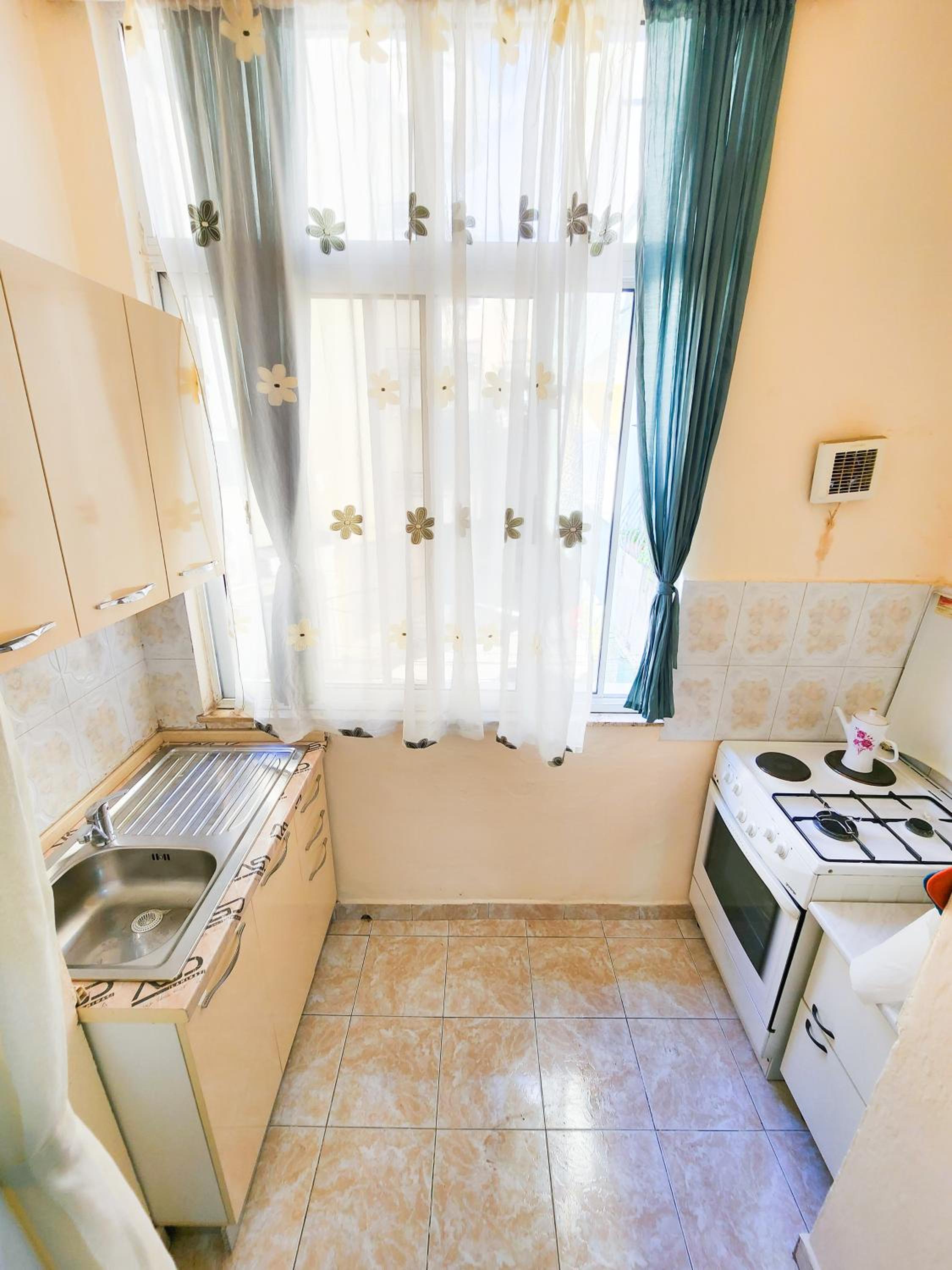 Apartment Sweet Vintage