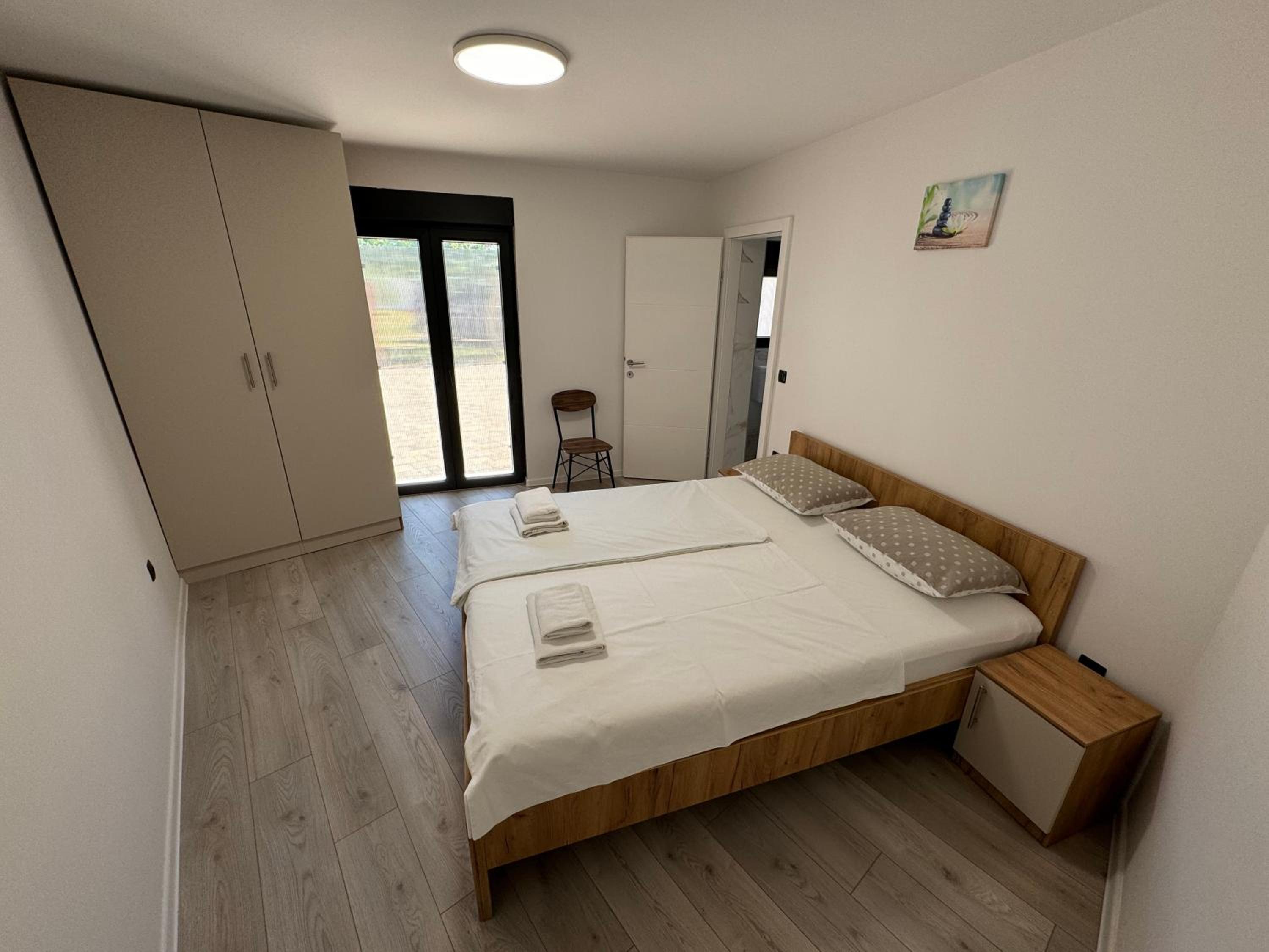 Apartmani Curic beachfront by Pag tours