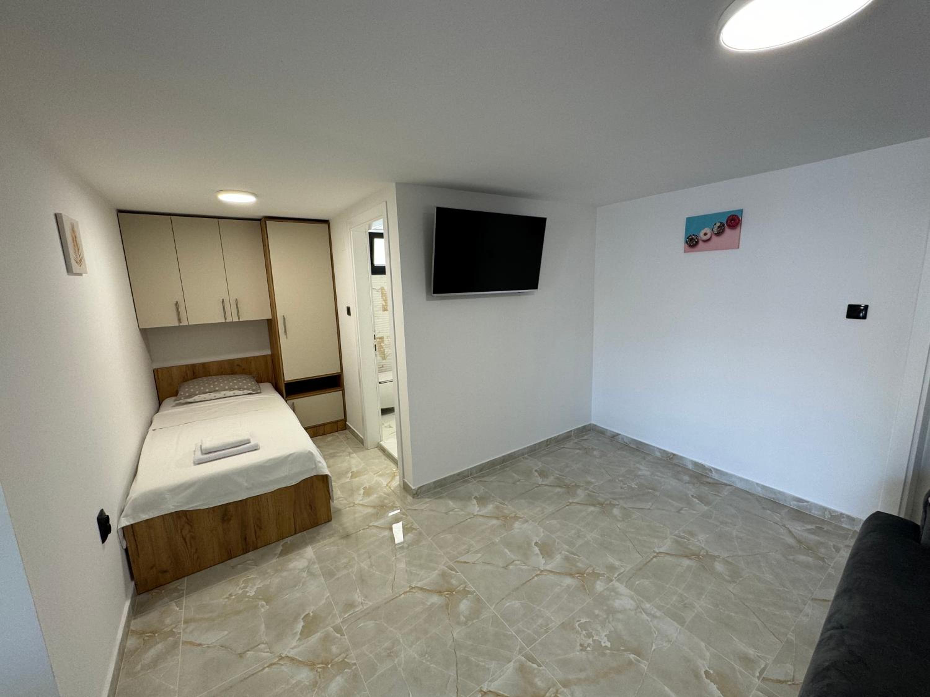 Apartmani Curic beachfront by Pag tours