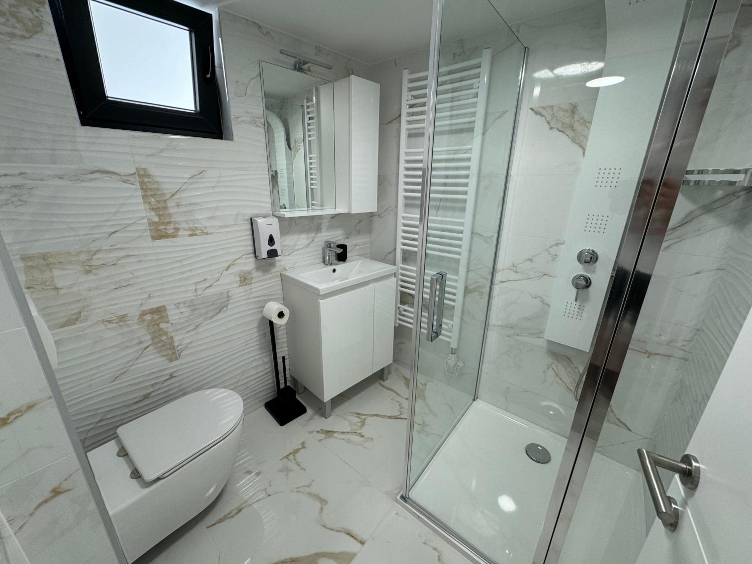 Apartmani Curic beachfront by Pag tours