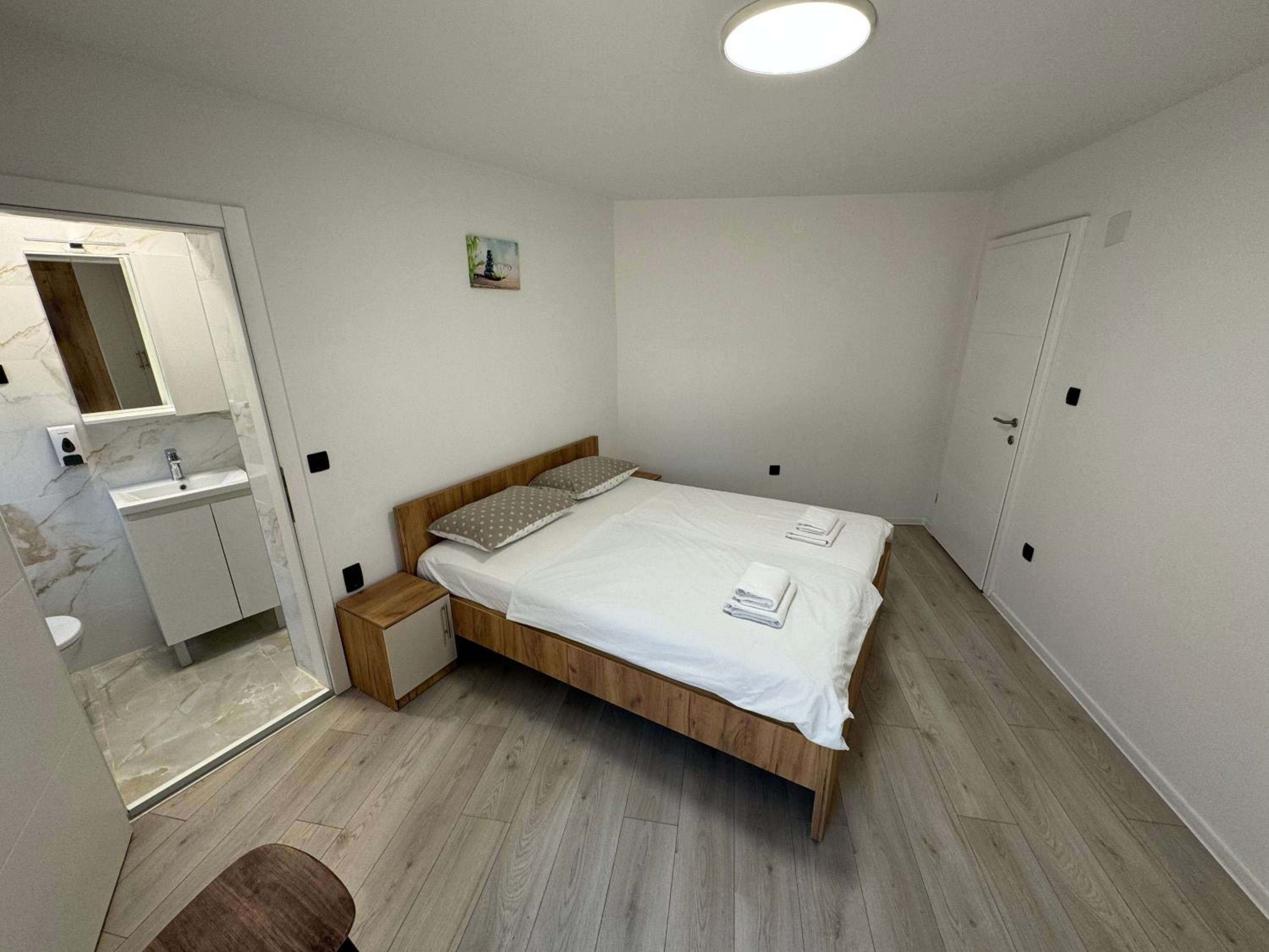 Apartmani Curic beachfront by Pag tours