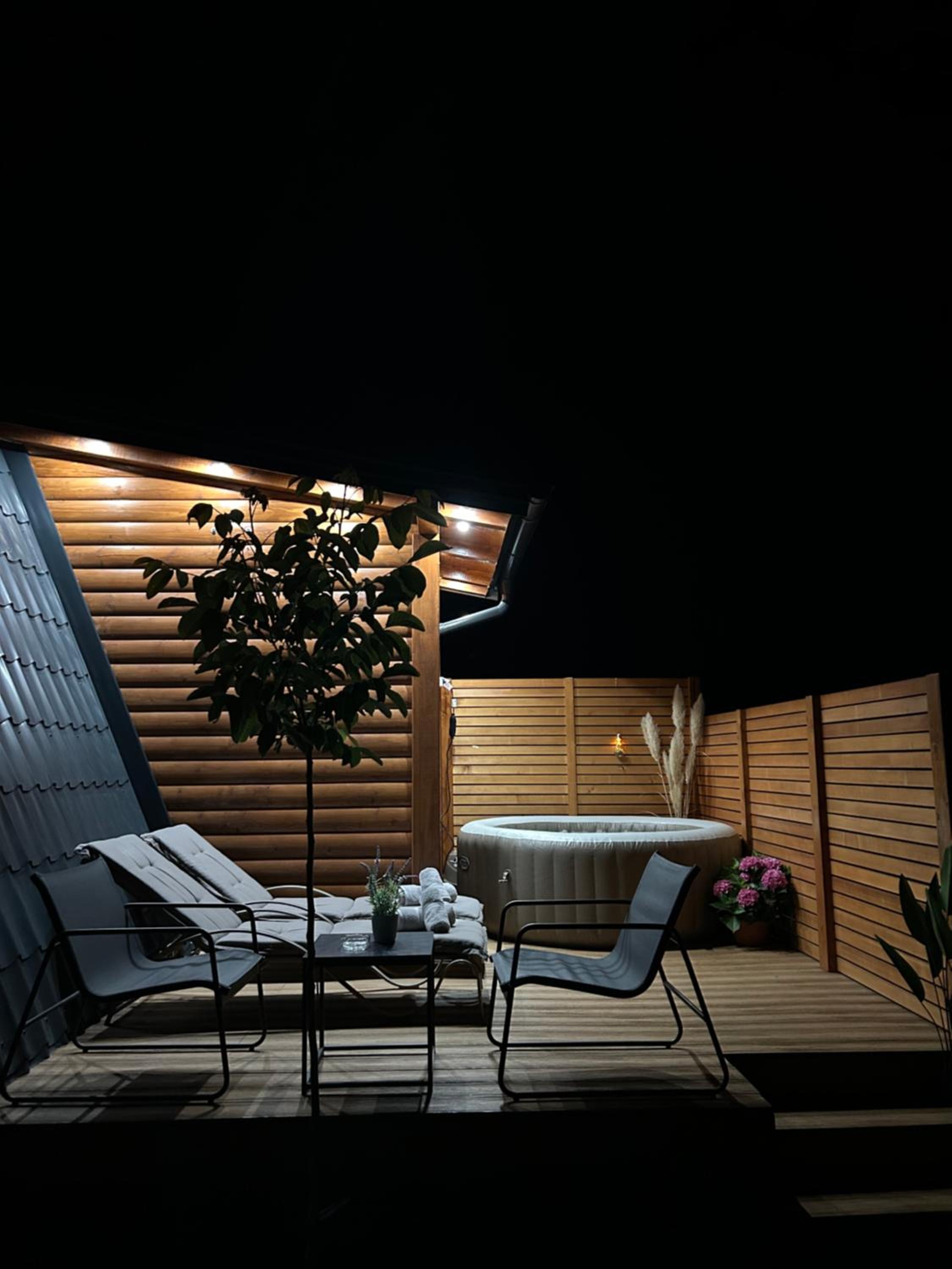 Honey Glamping Resort with jacuzzi