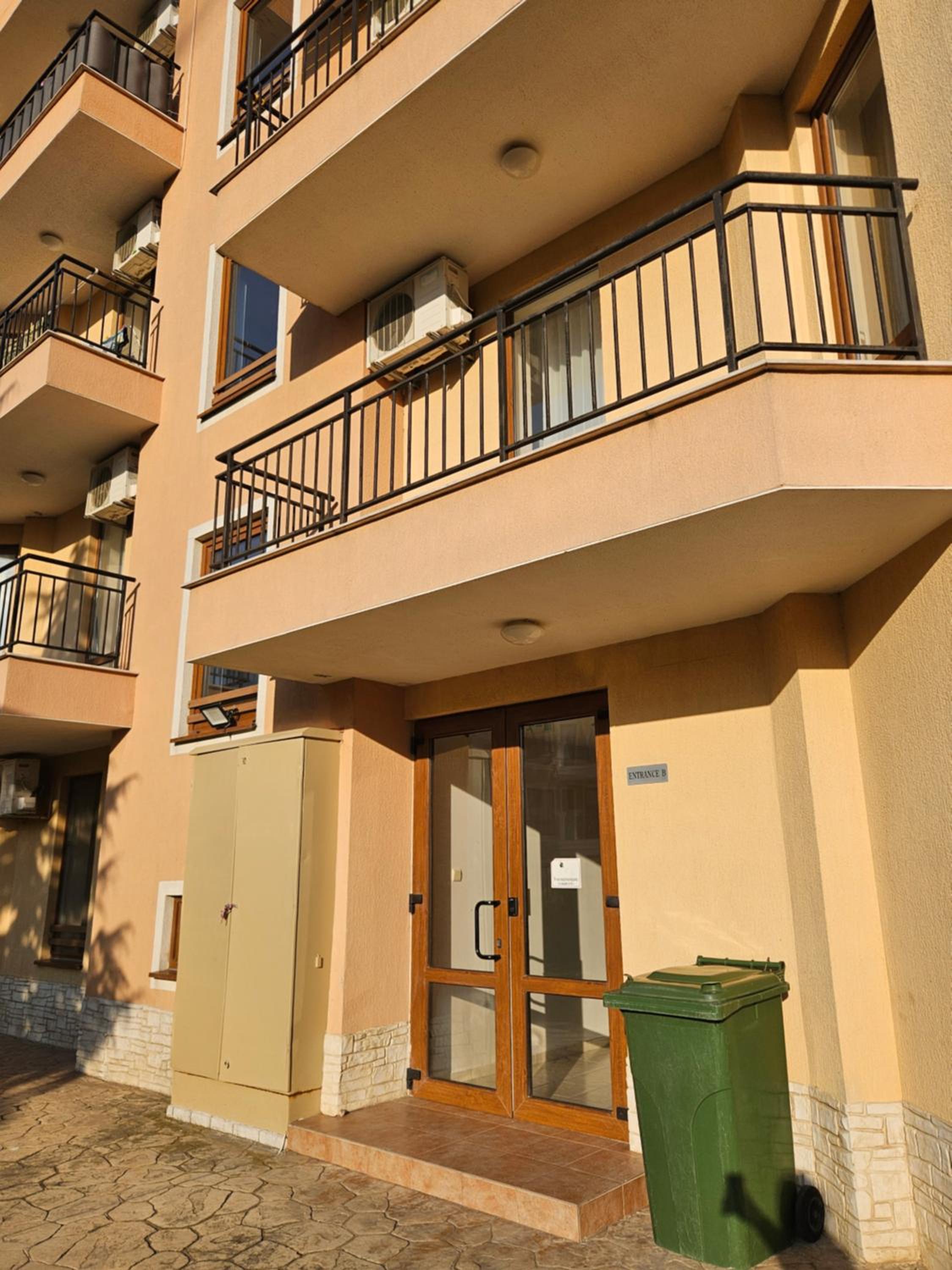 Apartments Anna on Saint Vlas