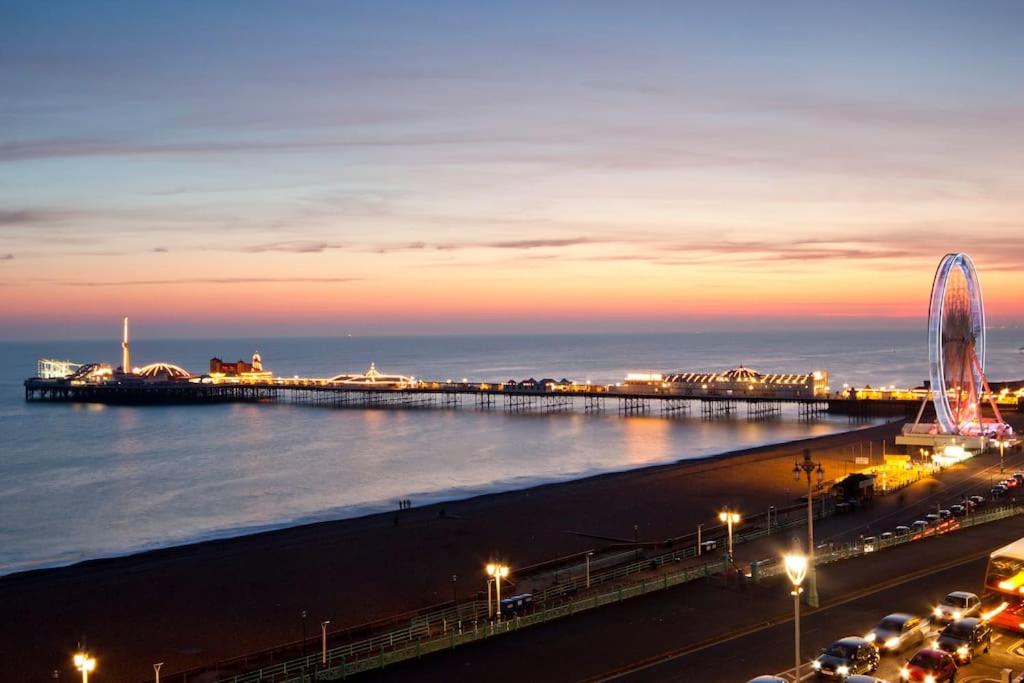 Super Central 3 Bedroom Flat Next to Brighton Beach & Shopping Center Sleep 10 Guests view 4