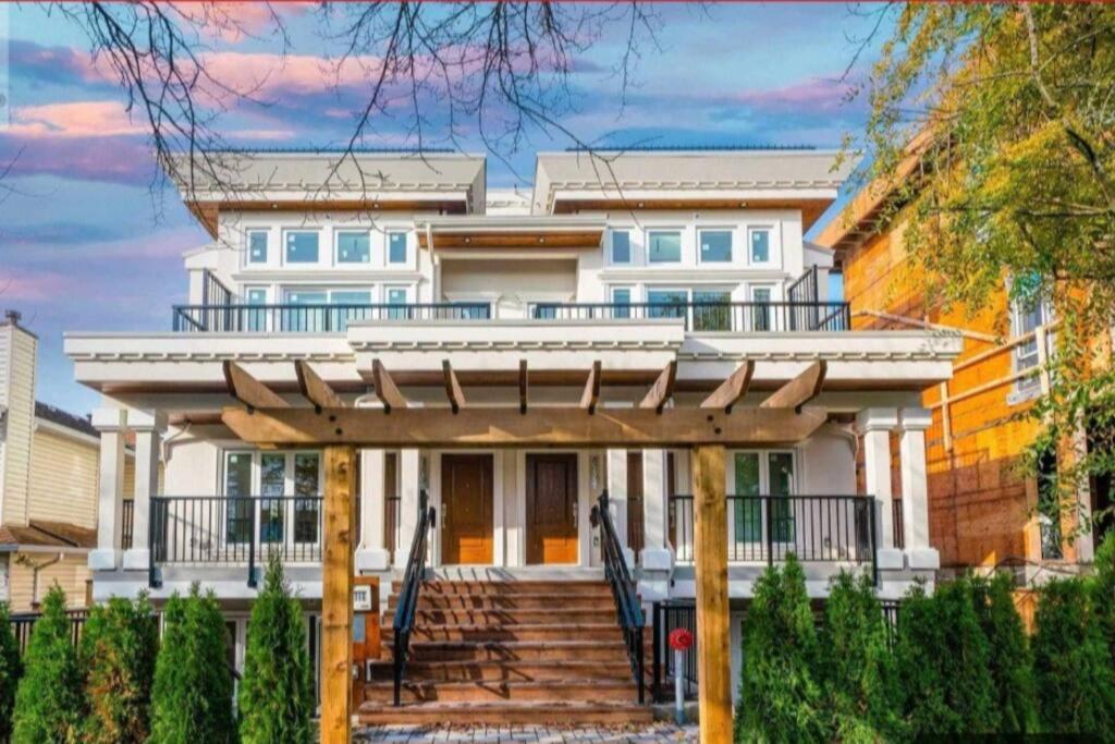 Cozy Private Suite near YVR Airport