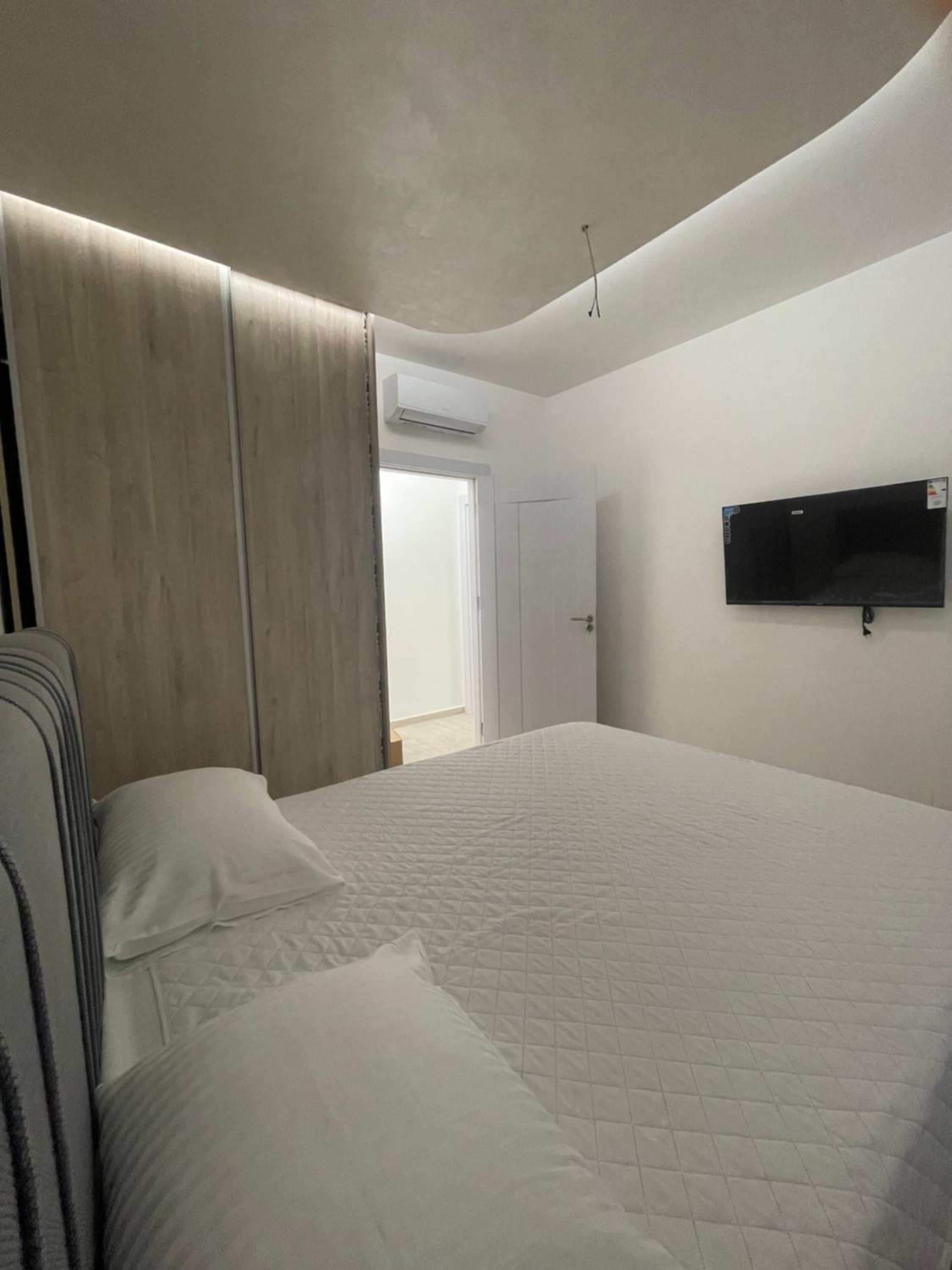Luxury Apartment III