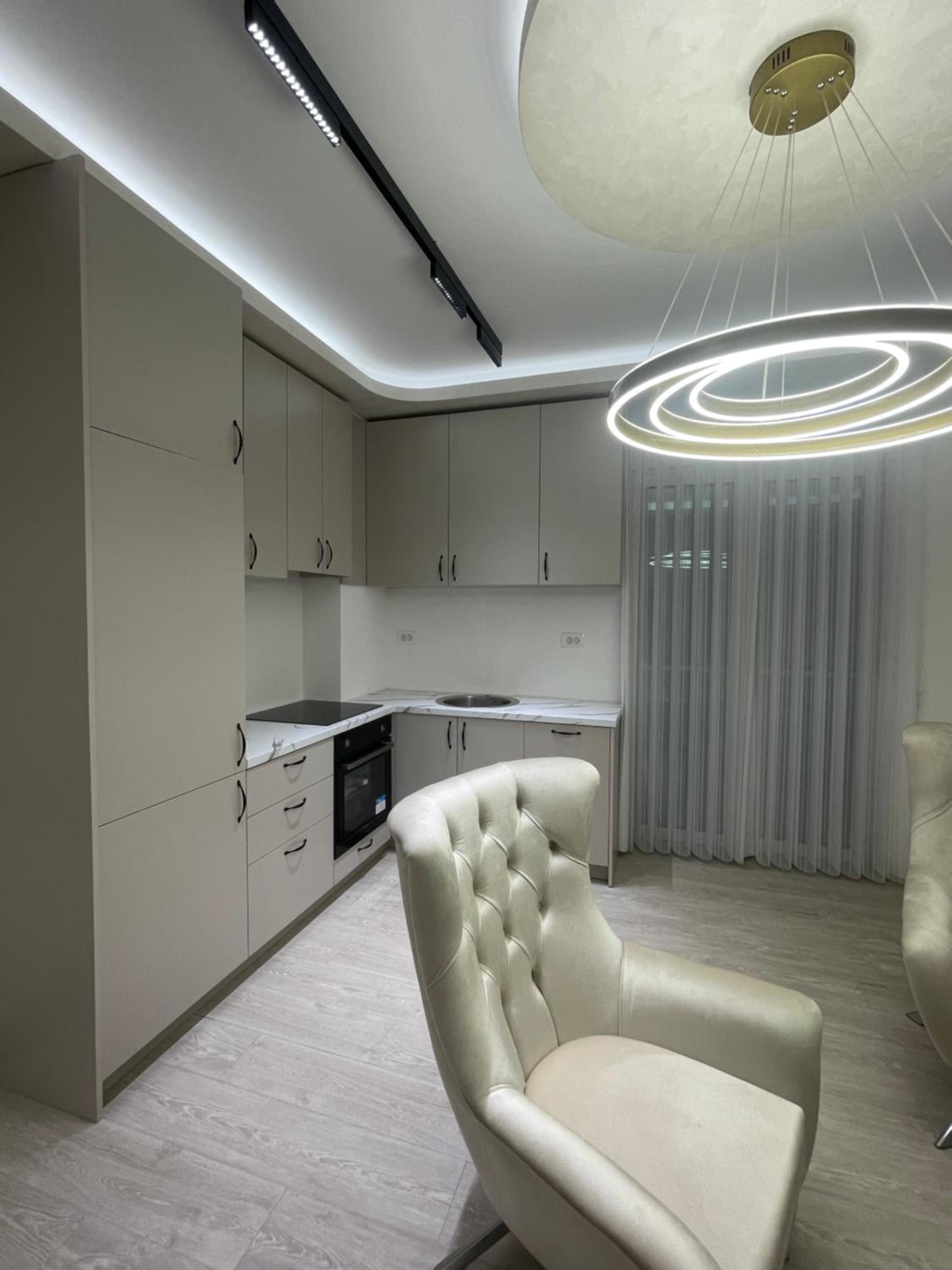 Luxury Apartment III