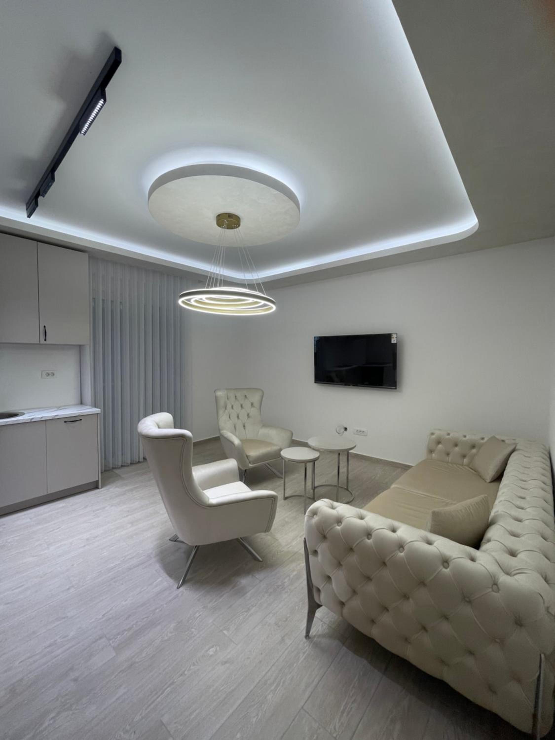 Luxury Apartment III