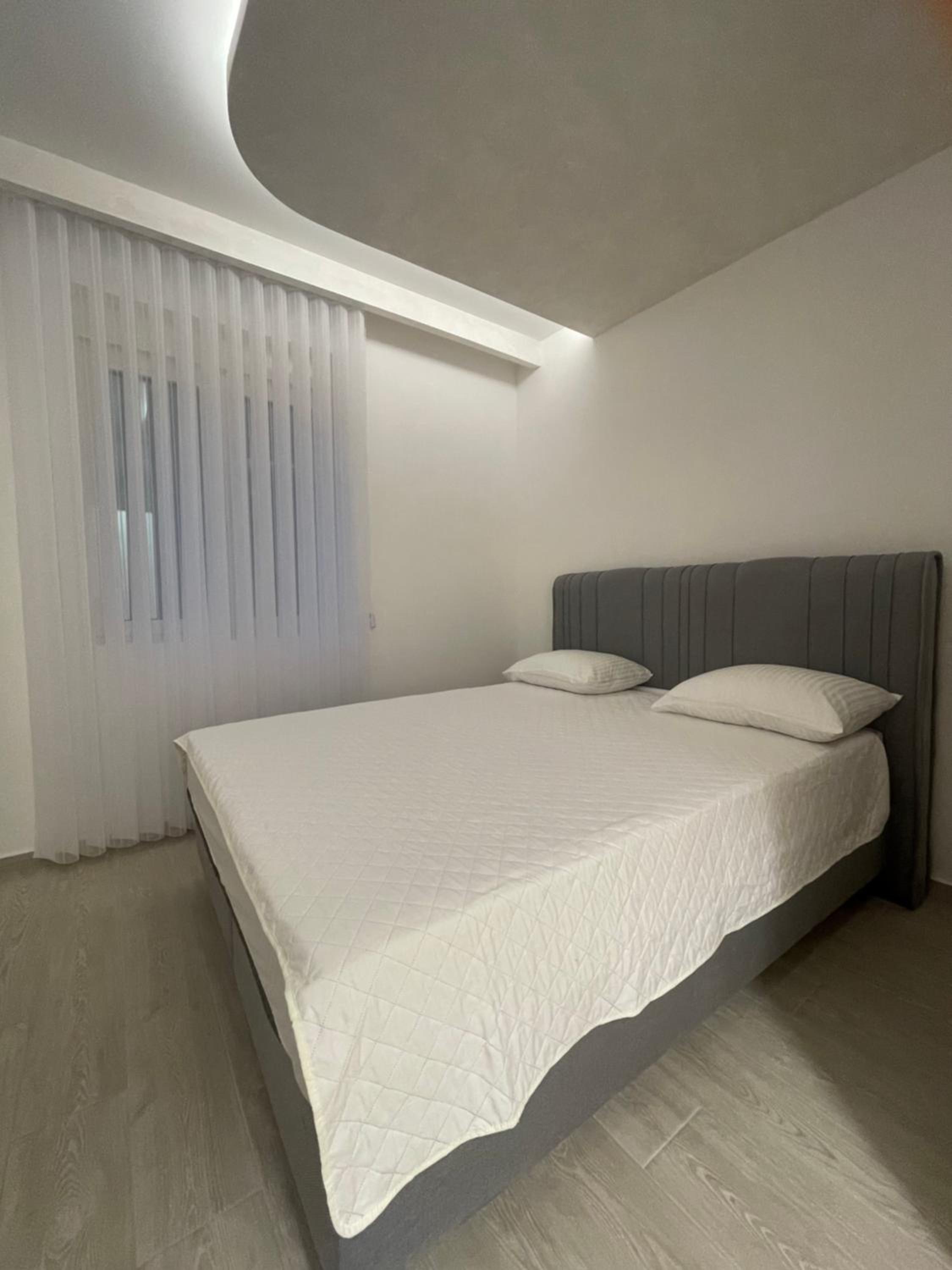 Luxury Apartment III