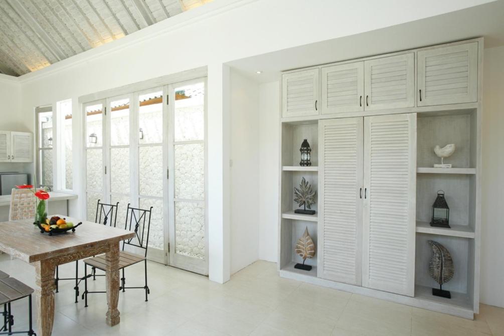 Artemis Villa Hotel