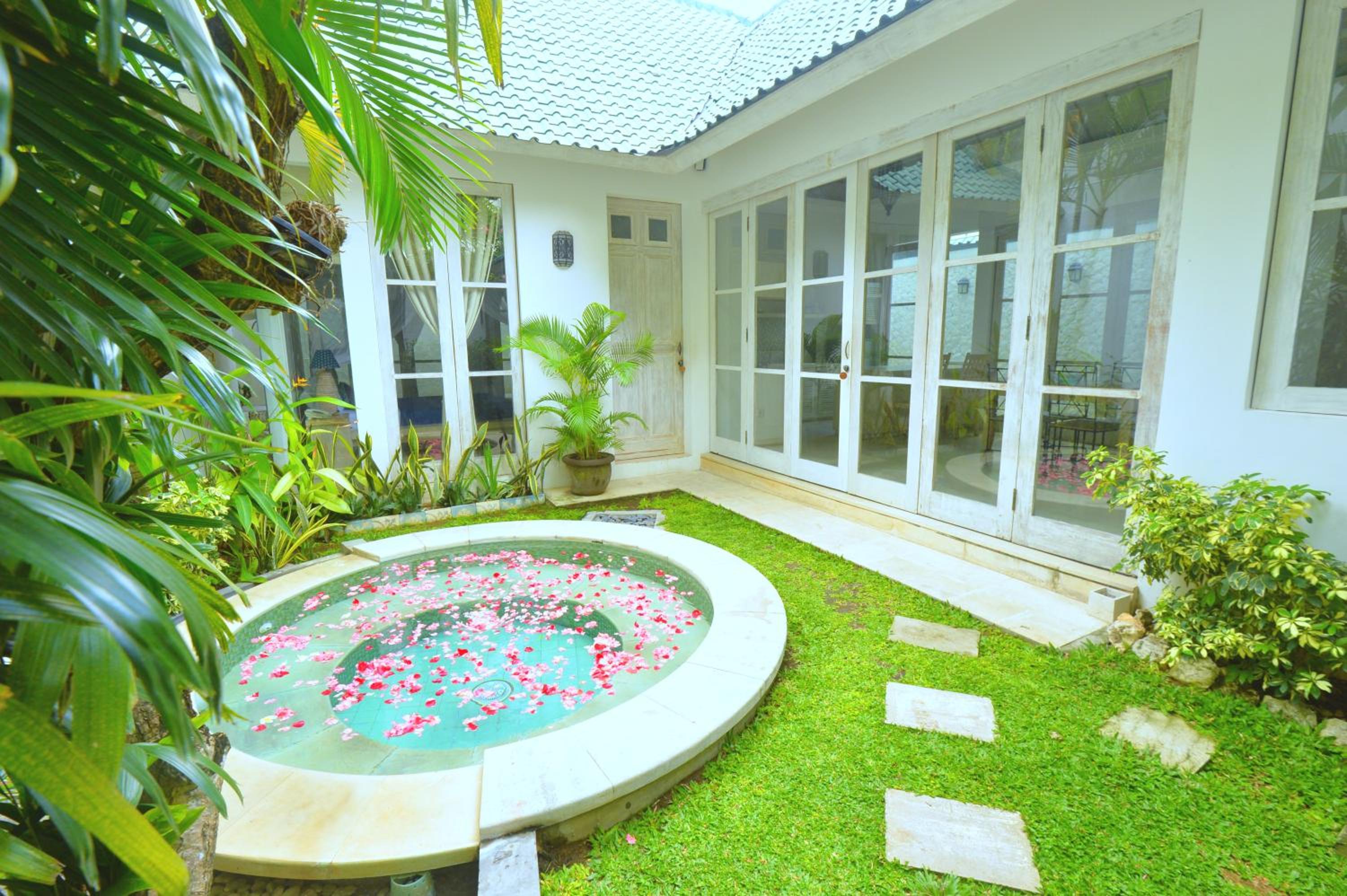 Artemis Villa Hotel