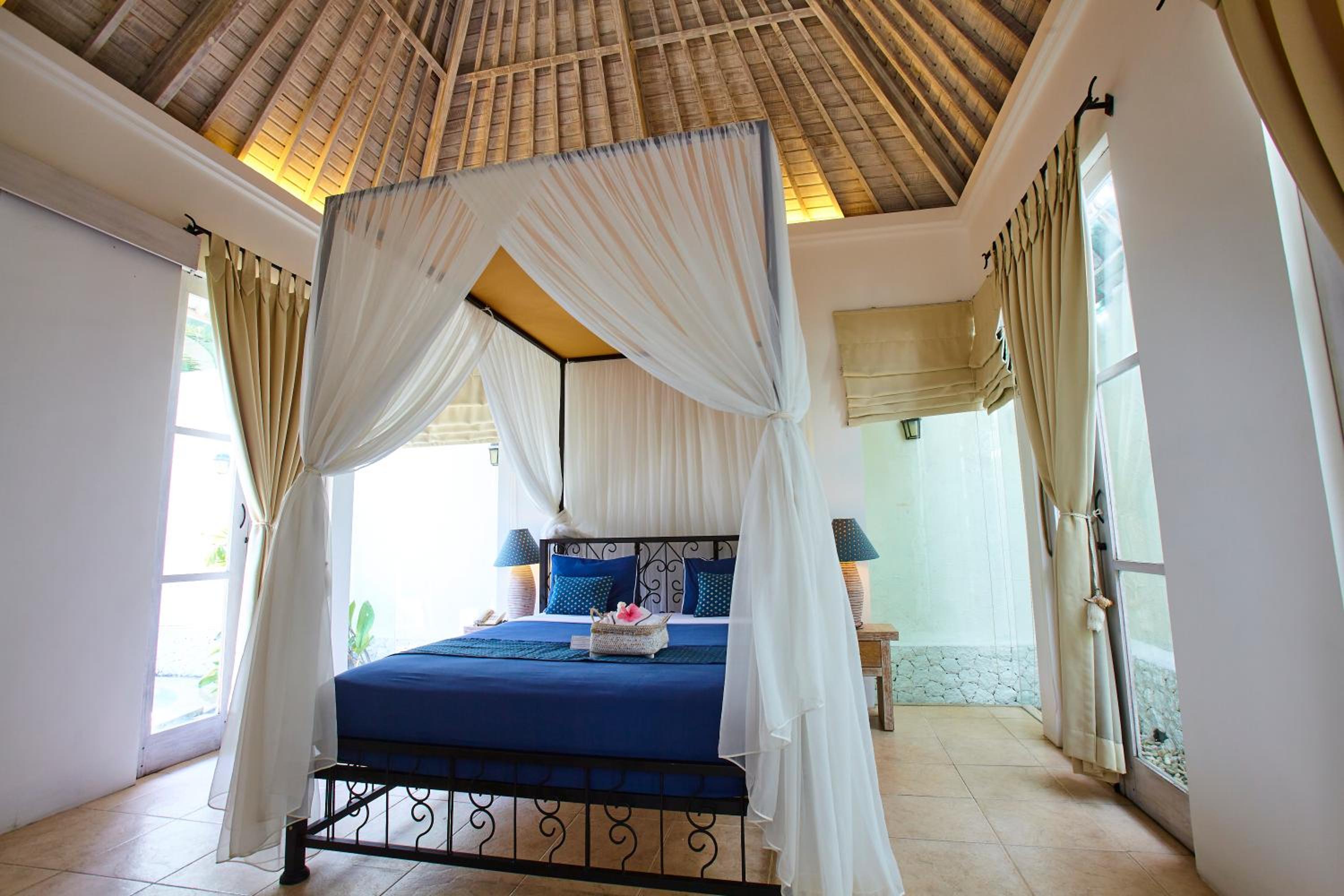 Artemis Villa Hotel