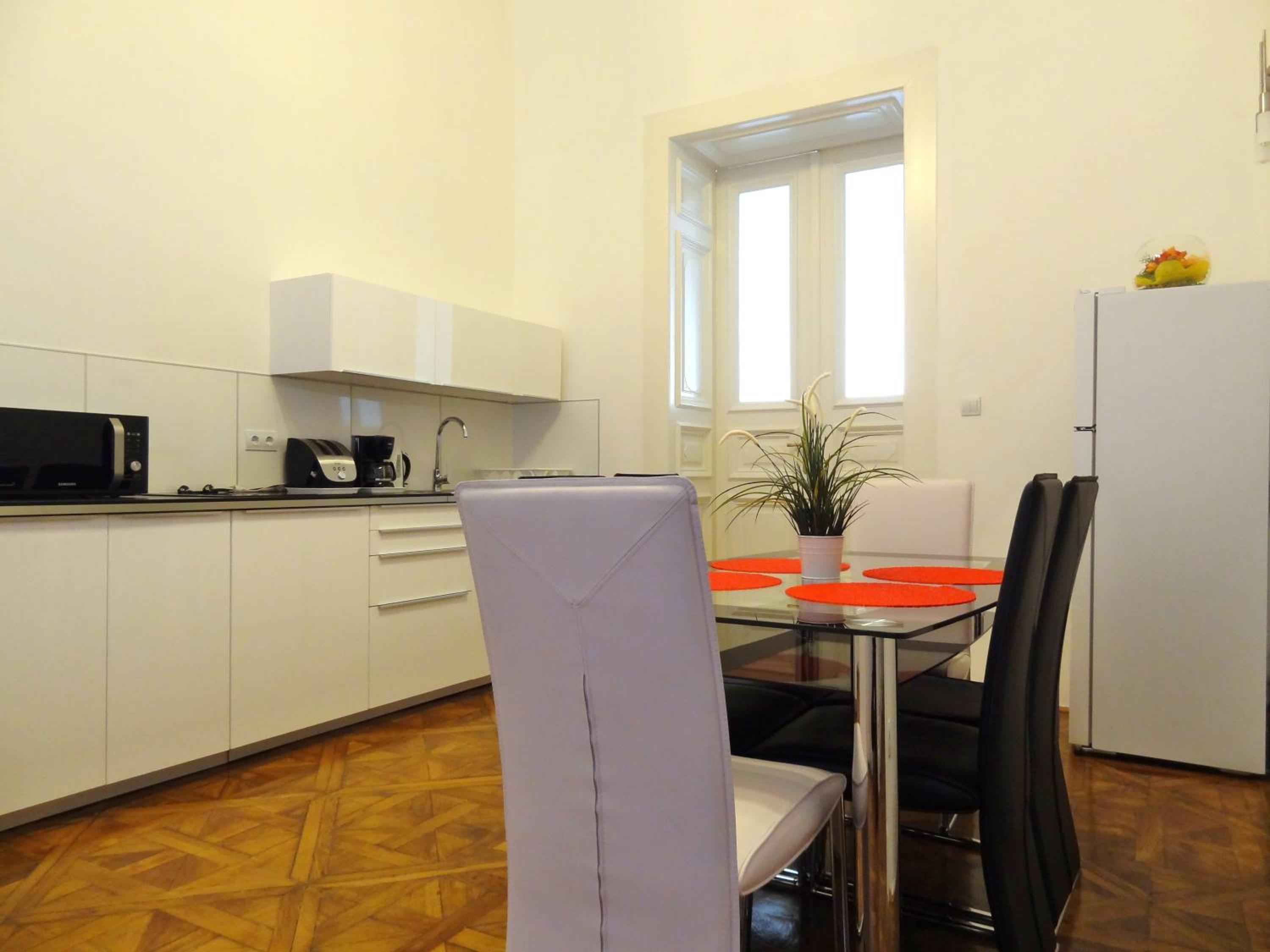 Erzsebet Boulevard Apartment