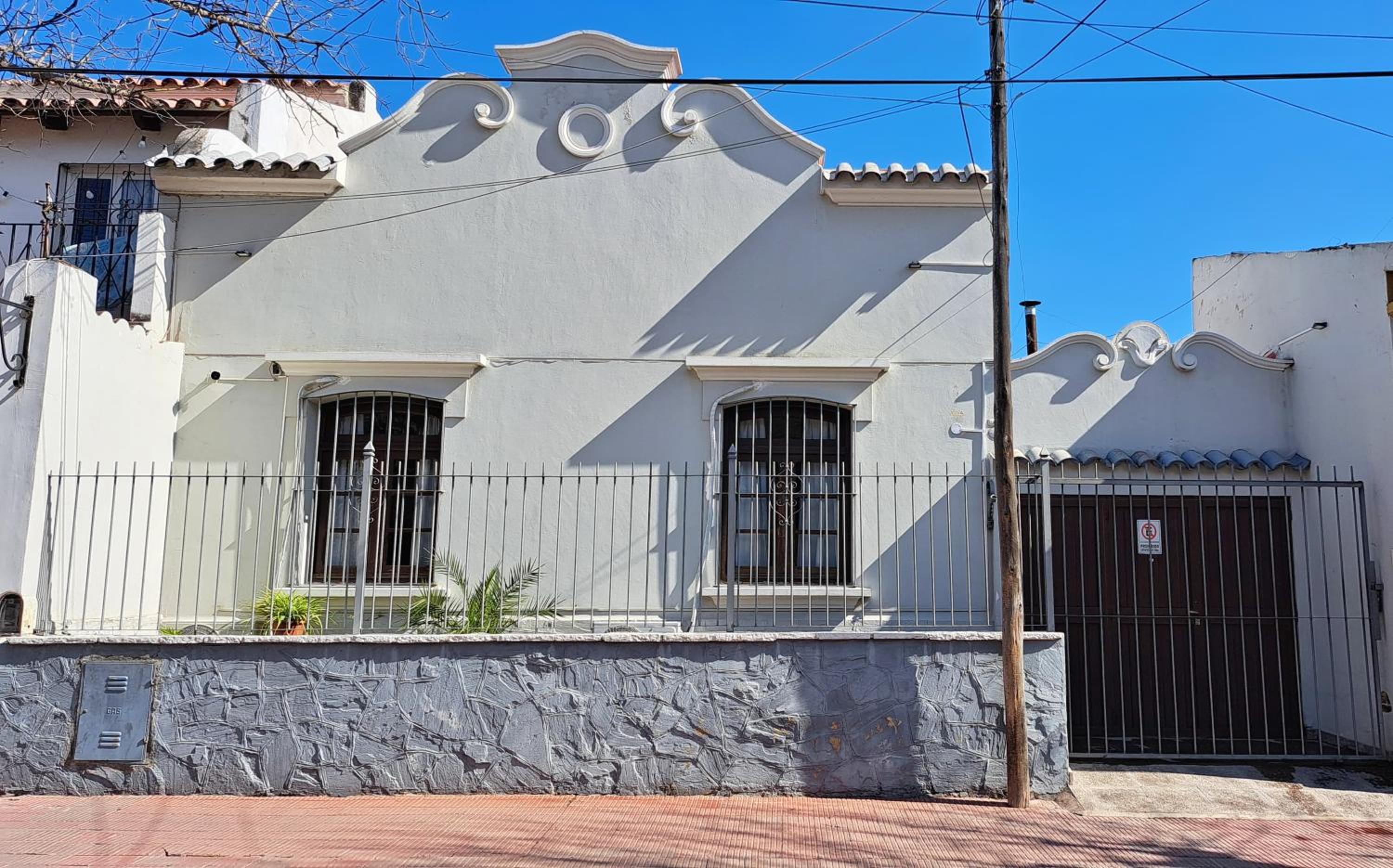 Casa Kolla - 2 bedrooms with private garage in downtown Salta