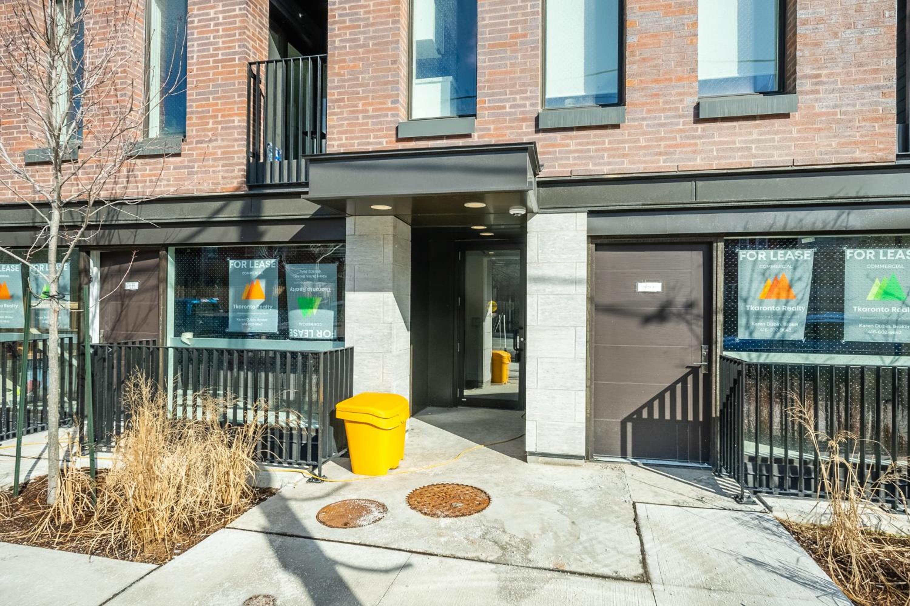Spacious 2BR Apartment - Regent Park Near Downtown