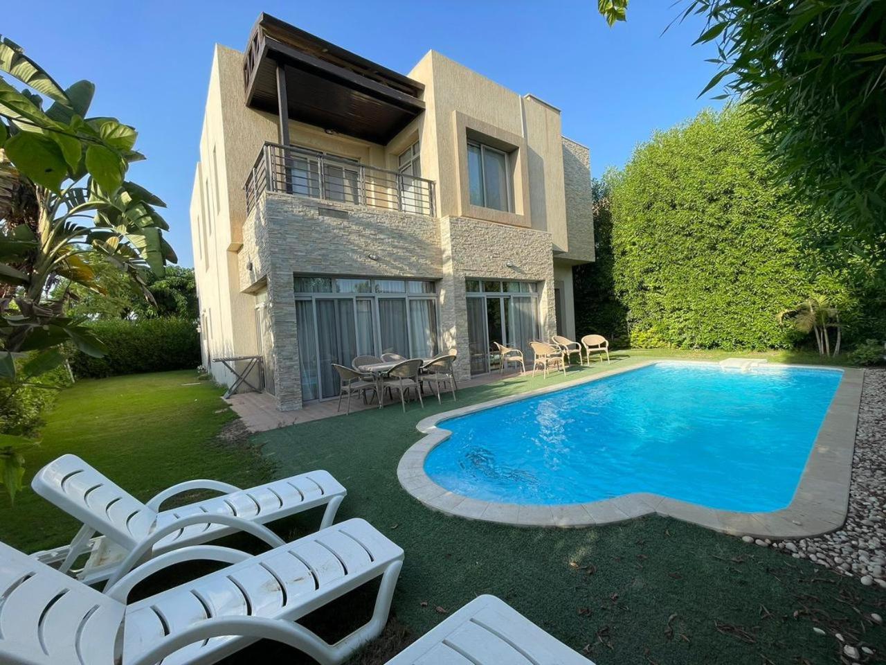 villa with private pool in beverly hills allegria