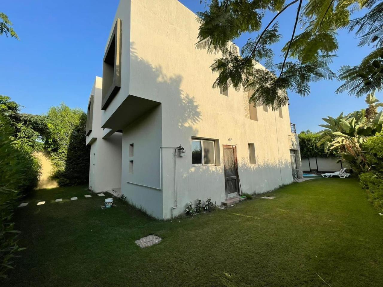 villa with private pool in beverly hills allegria