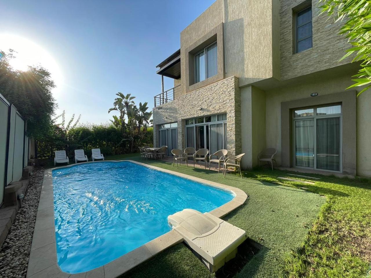 villa with private pool in beverly hills allegria
