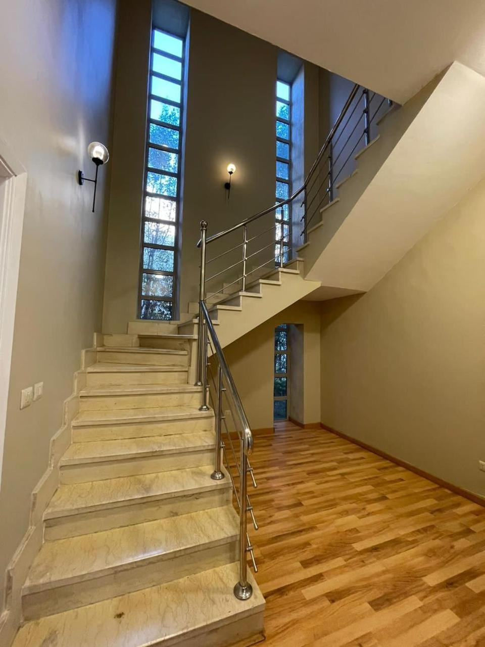 villa with private pool in beverly hills allegria