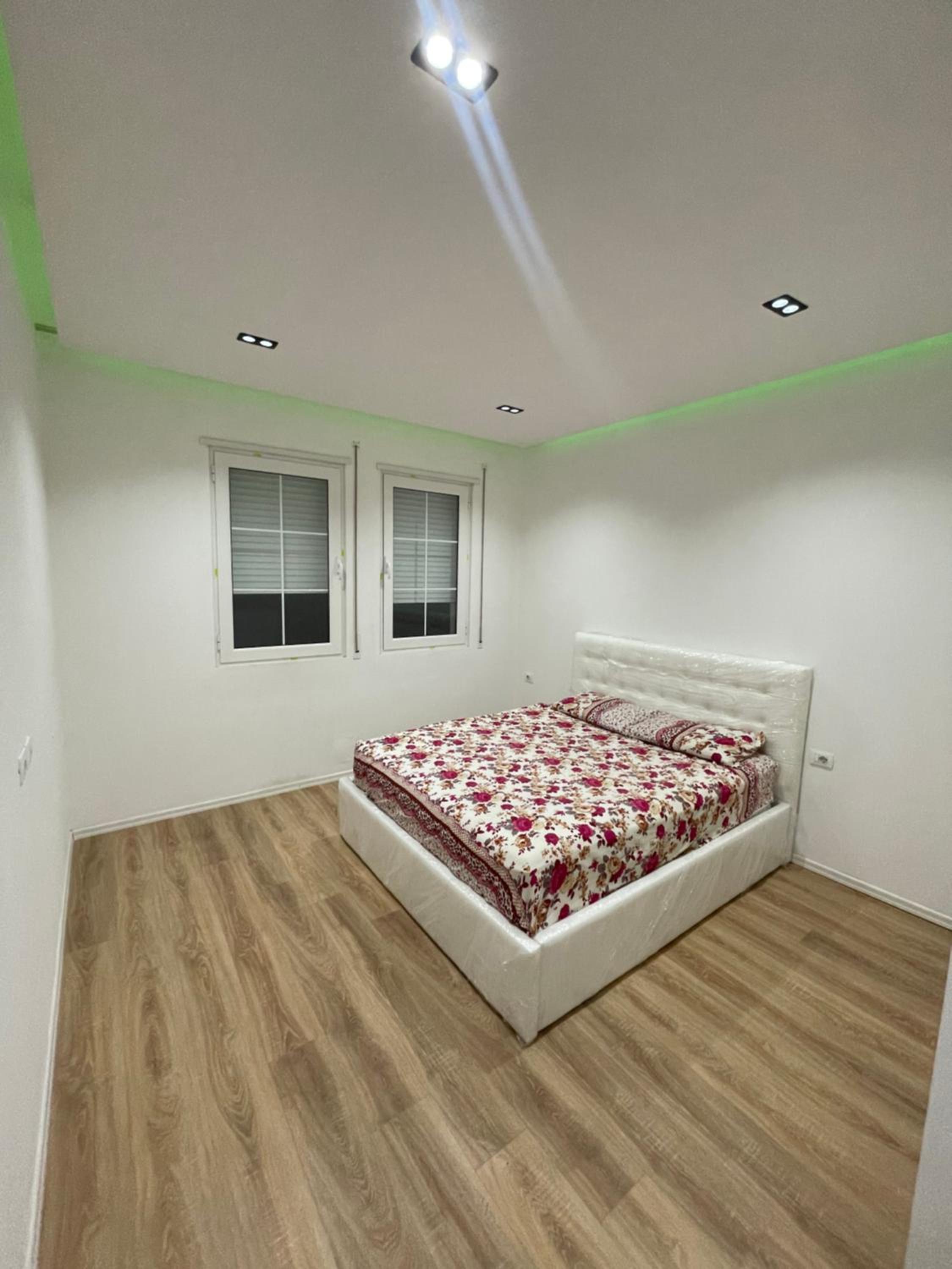 Guest House White Crown photo 2