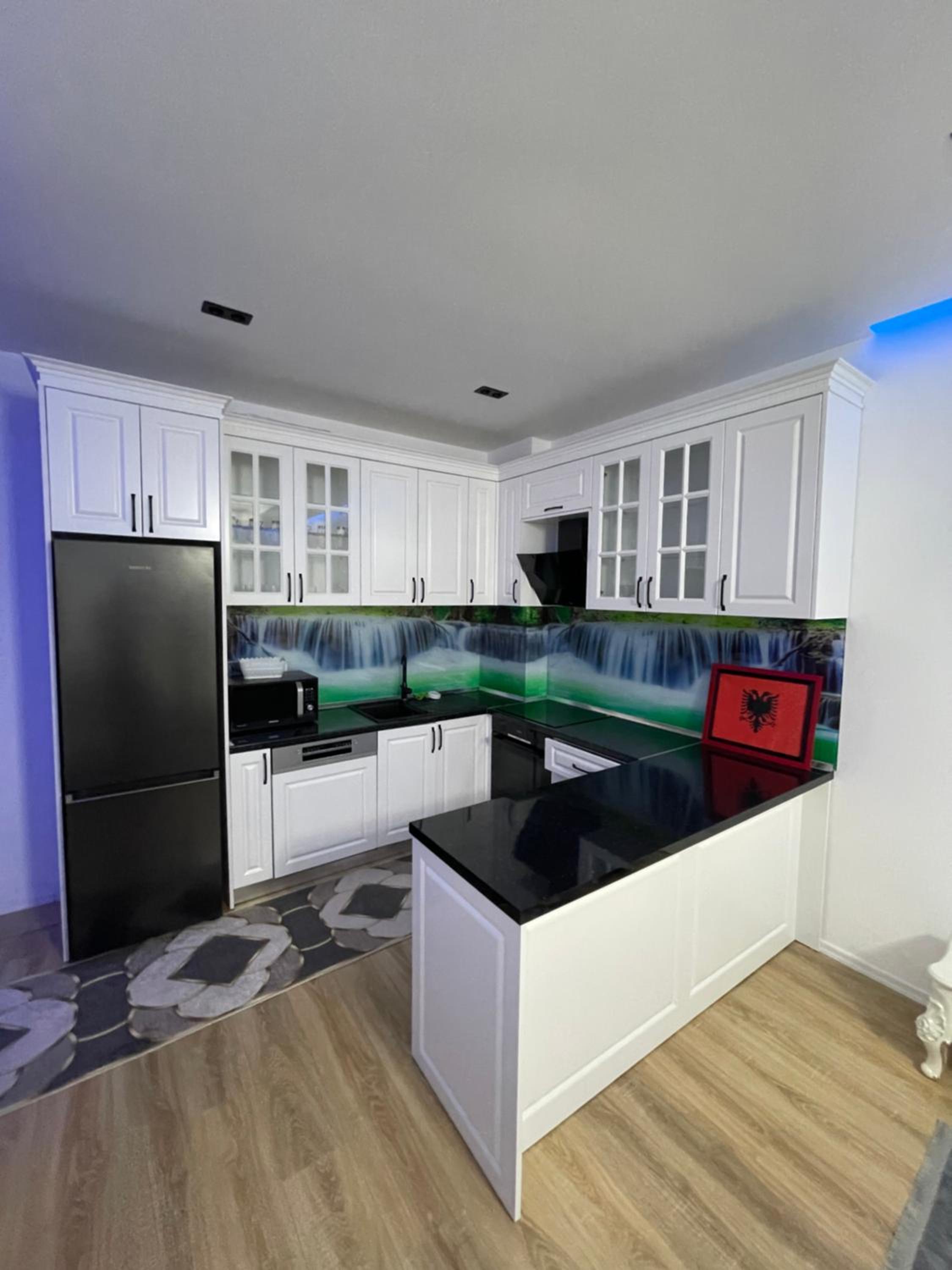 Guest House White Crown photo 3