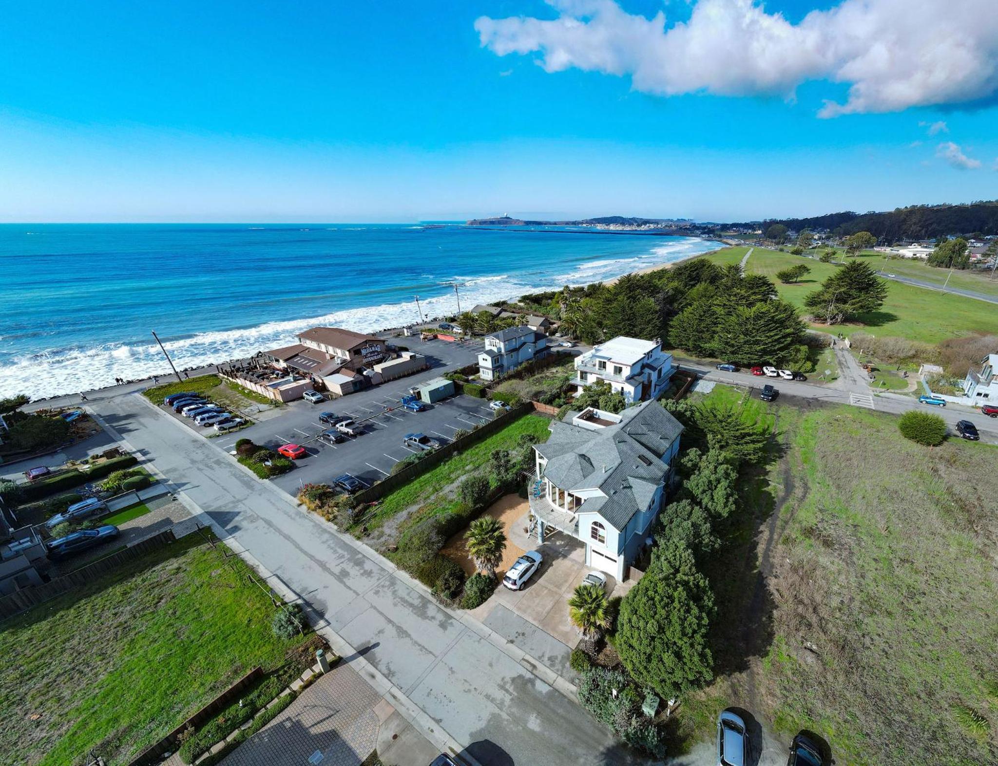 1 block to beach, Private Hot Tub, Fire Pit and BBQ view 4