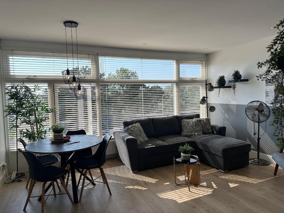De schelp 71, Free parking view 4