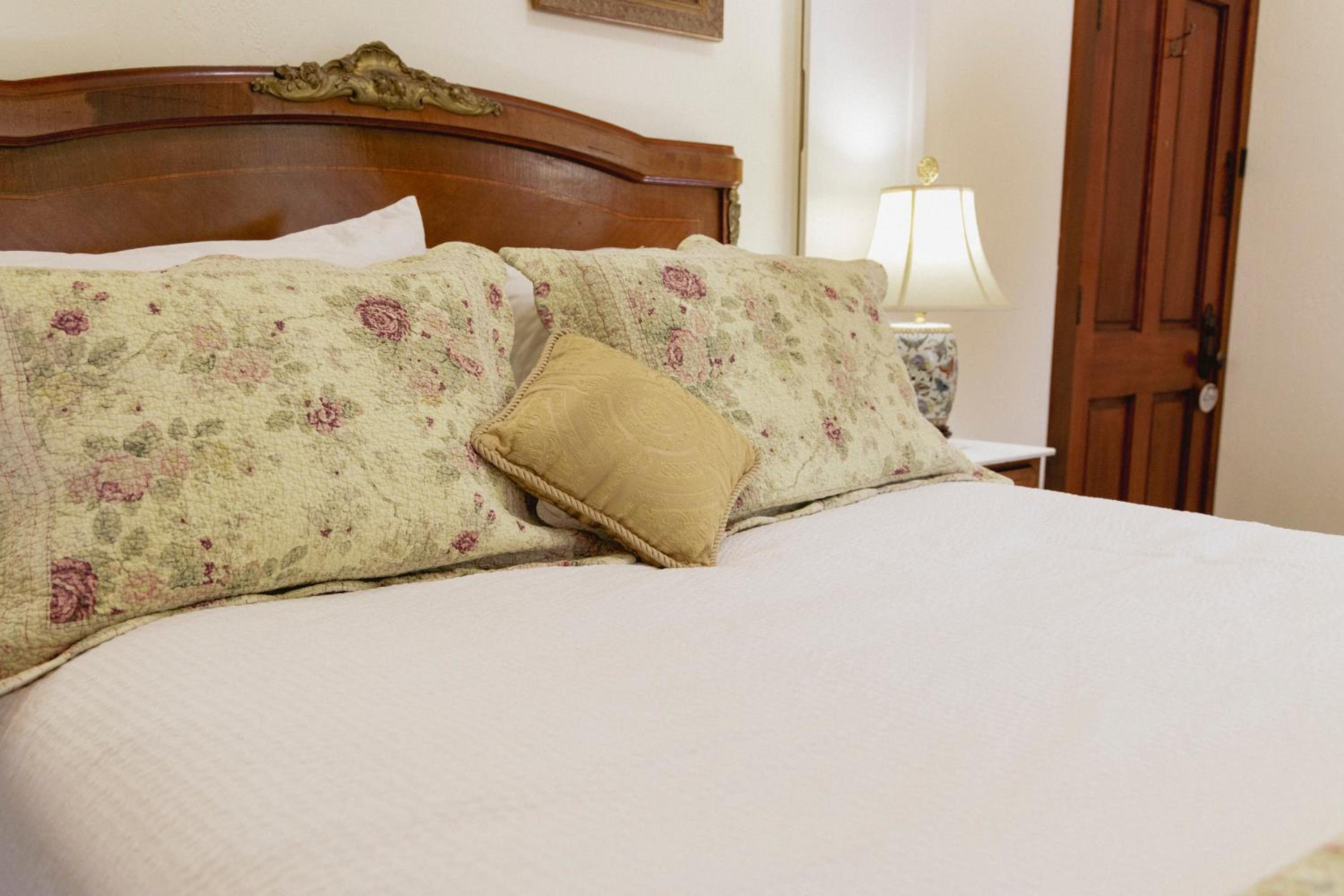 Weaverville Hotel