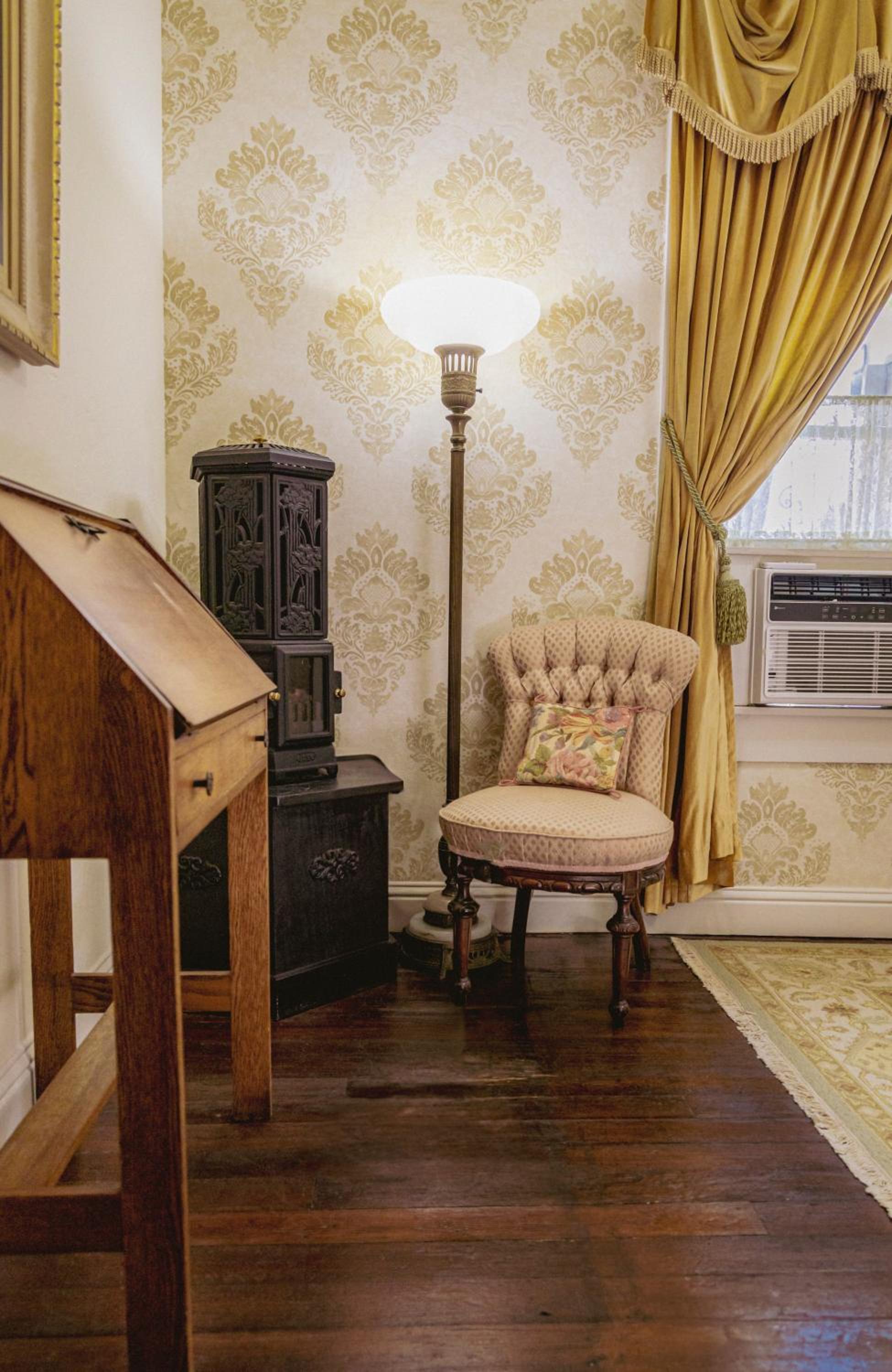 Weaverville Hotel