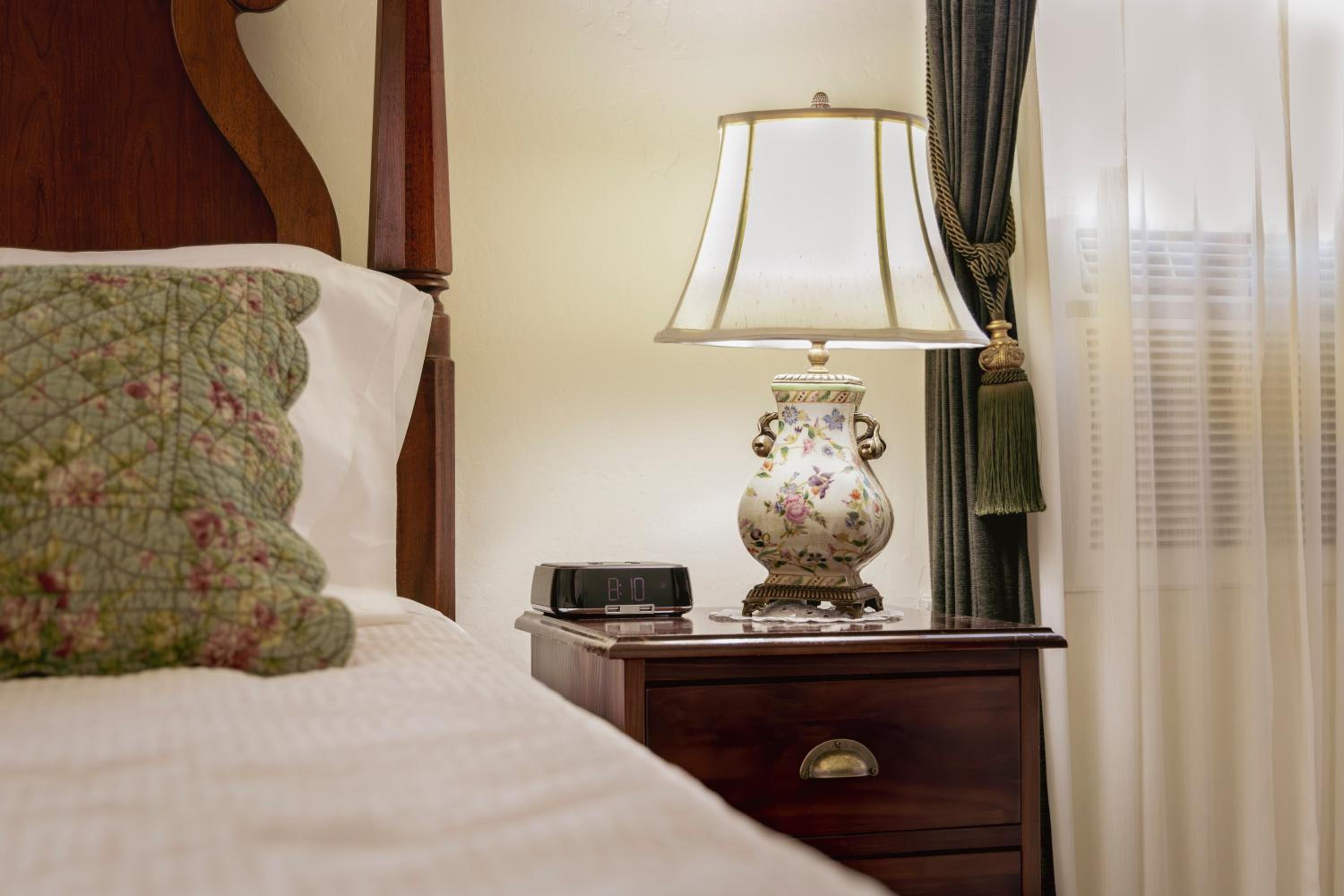 Weaverville Hotel