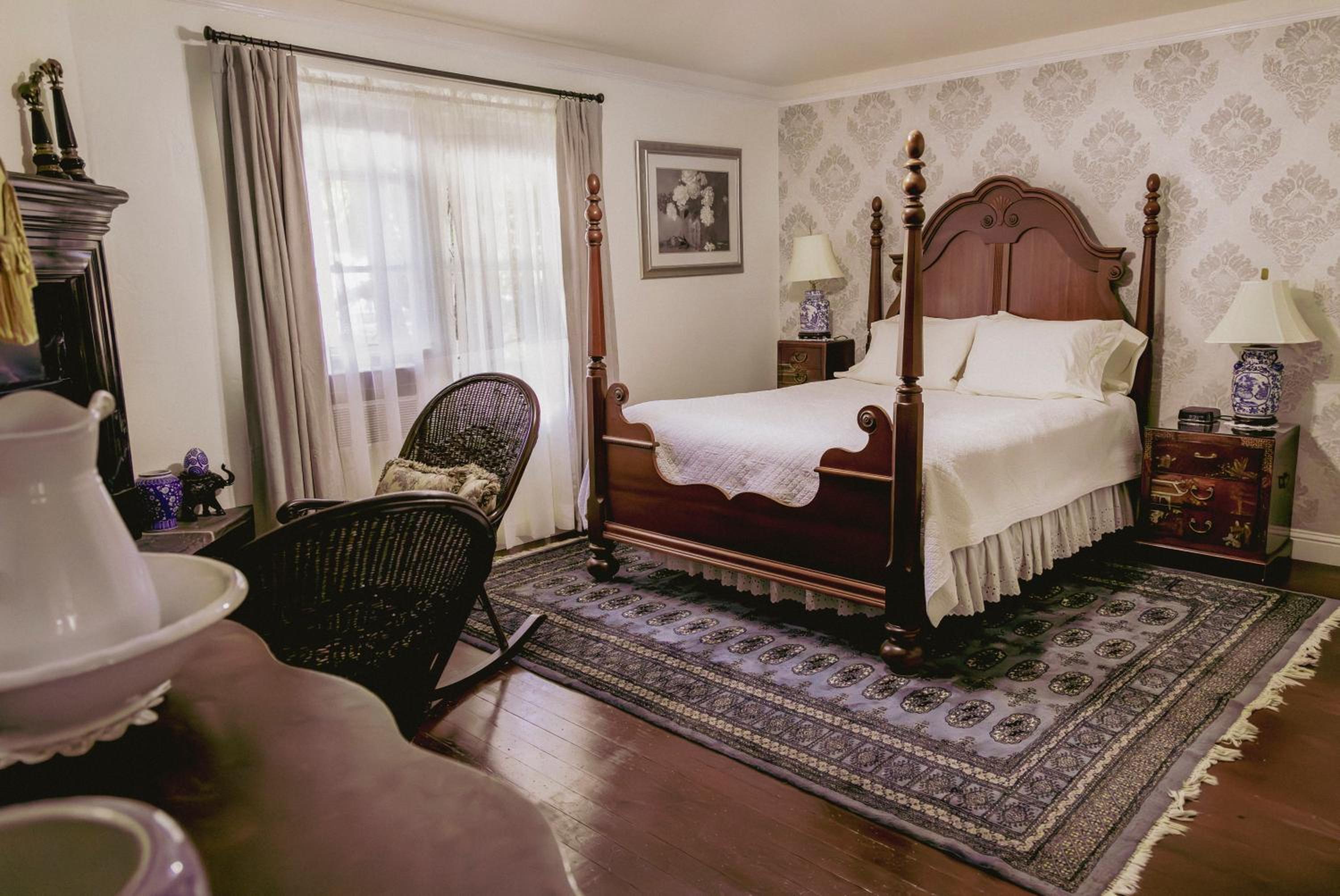 Weaverville Hotel