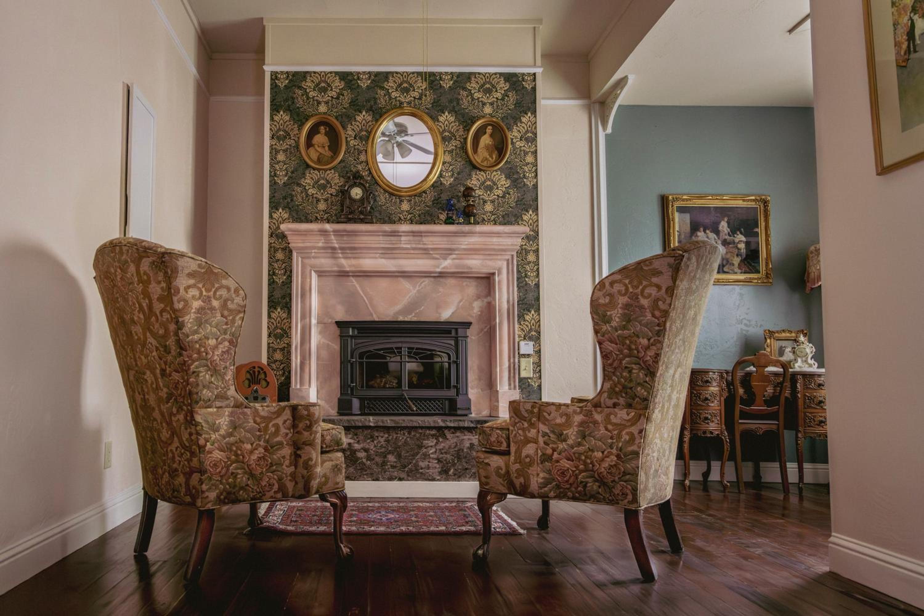 Weaverville Hotel