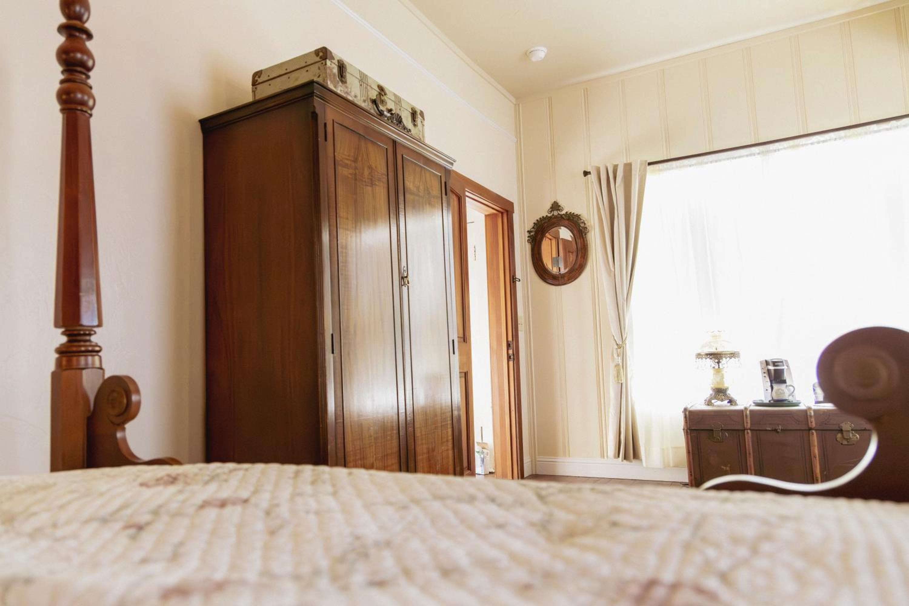 Weaverville Hotel
