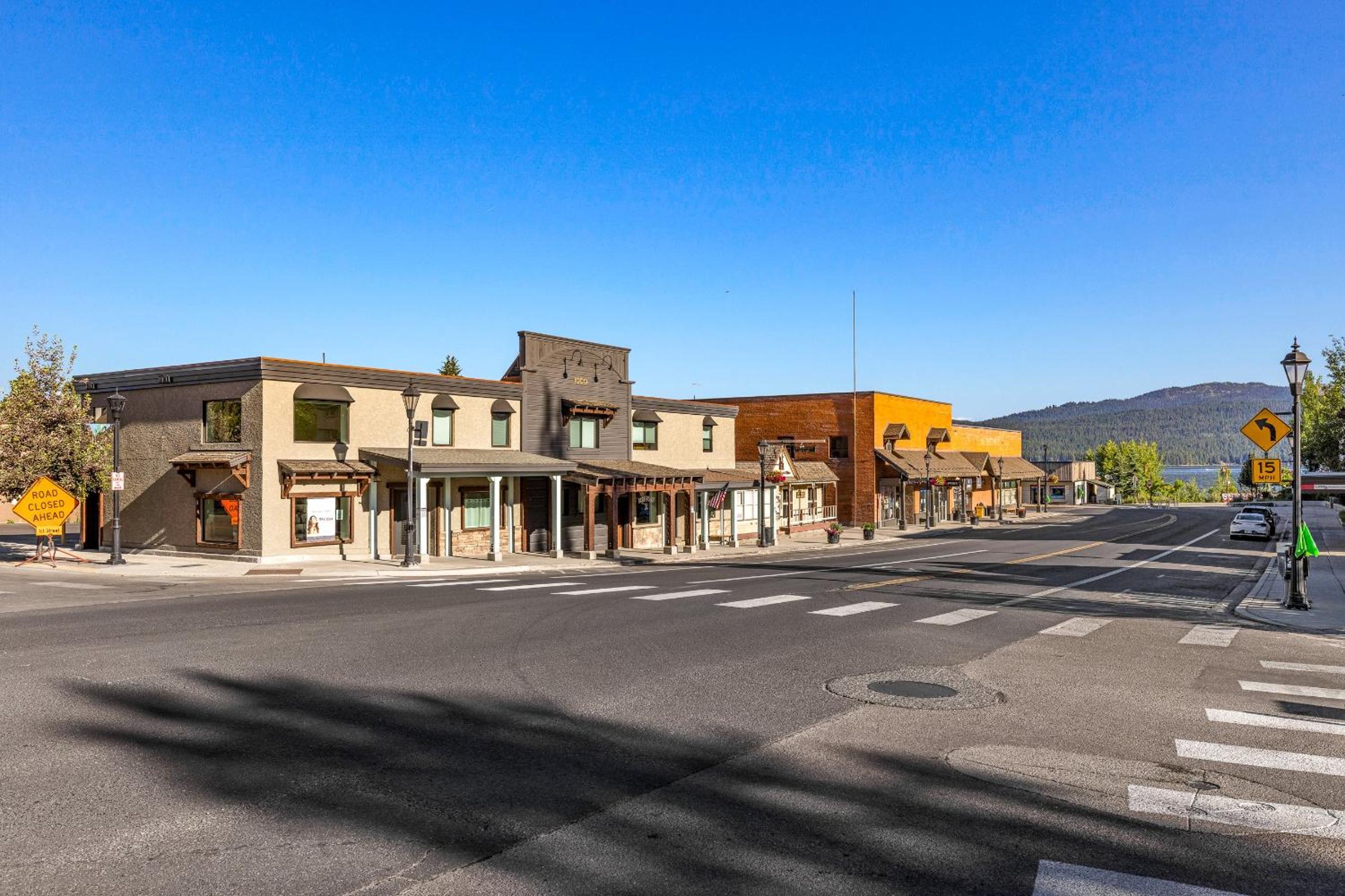 New! Brand new Downtown Loft 205 - Lake views, half block from lake, restaurants, and shopping