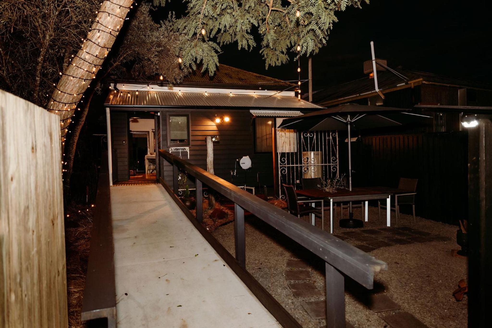 The Wimberley - Stay in the heart of town Goomeri!