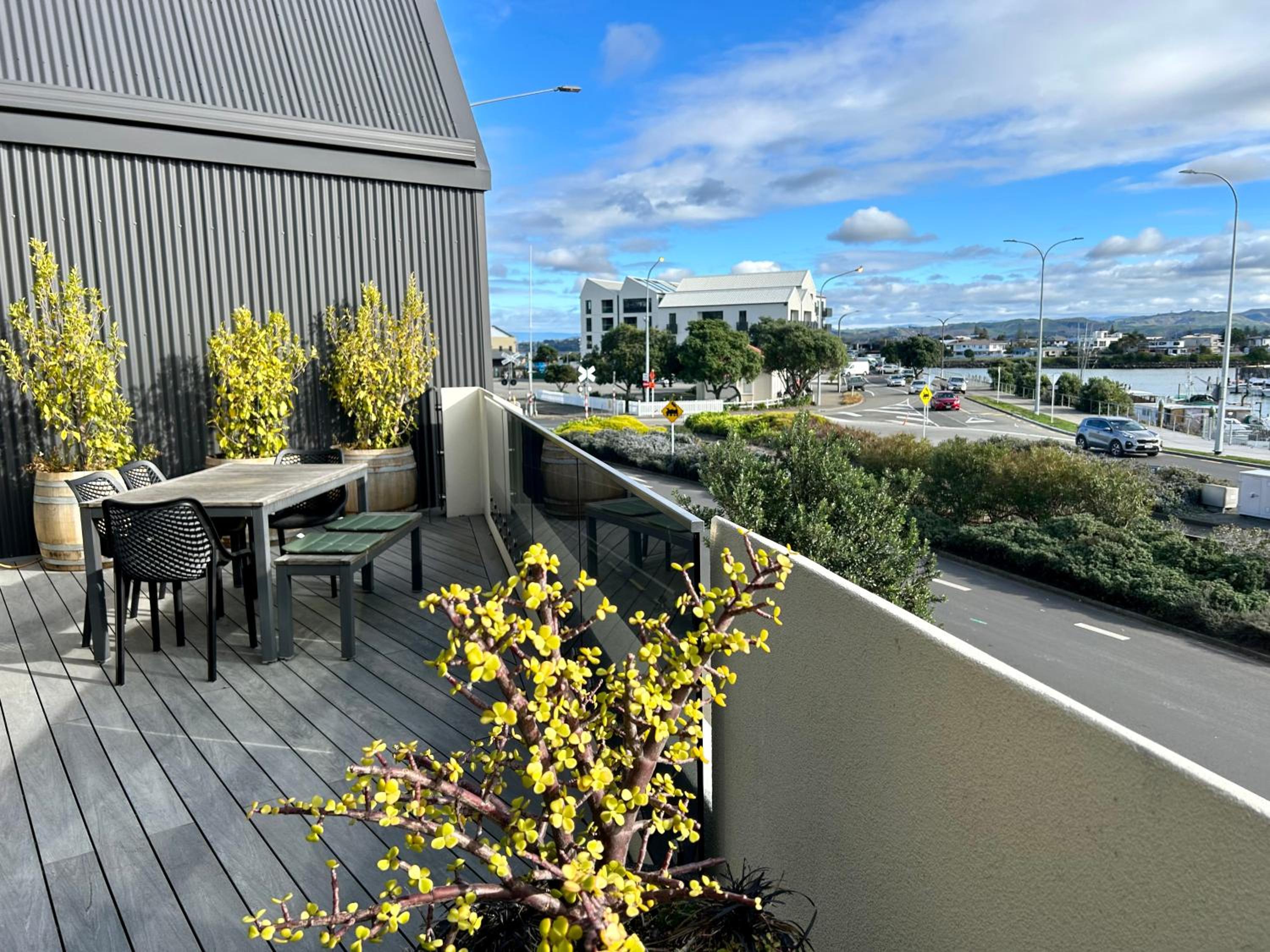 SEAduction Luxury Apartment view 3