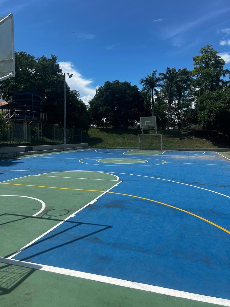 Casa campestre condominio la estancia, en Melgar piscina privada