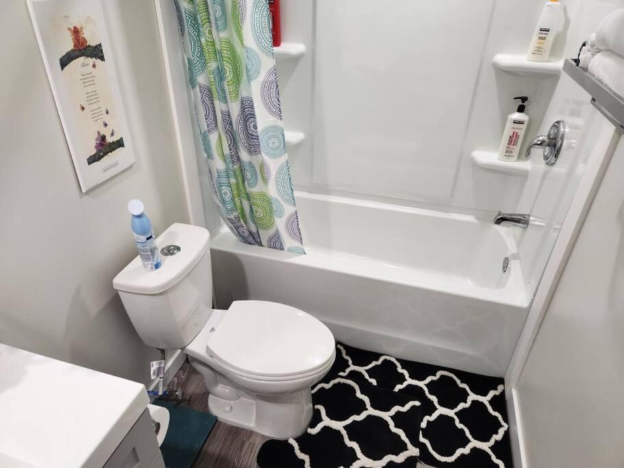 Cozy suite near Hospital, Stadium, Airport & RCMP