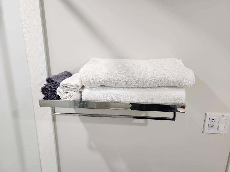 Cozy suite near Hospital, Stadium, Airport & RCMP