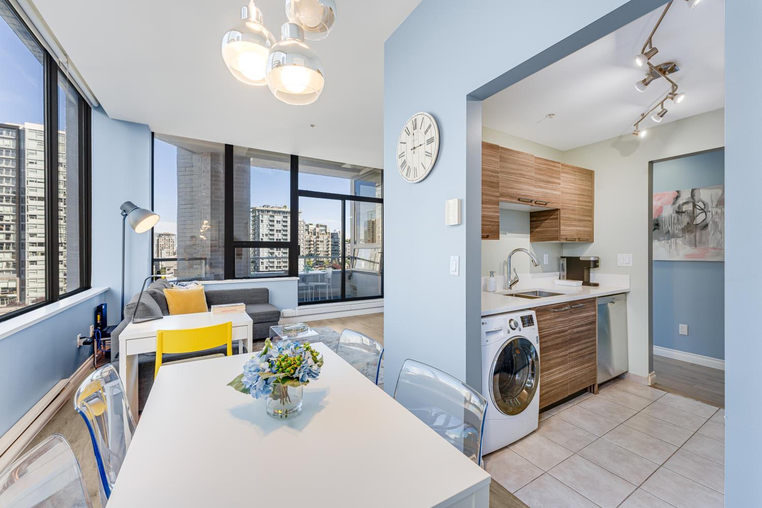 Best Location Downtown Chic Suites