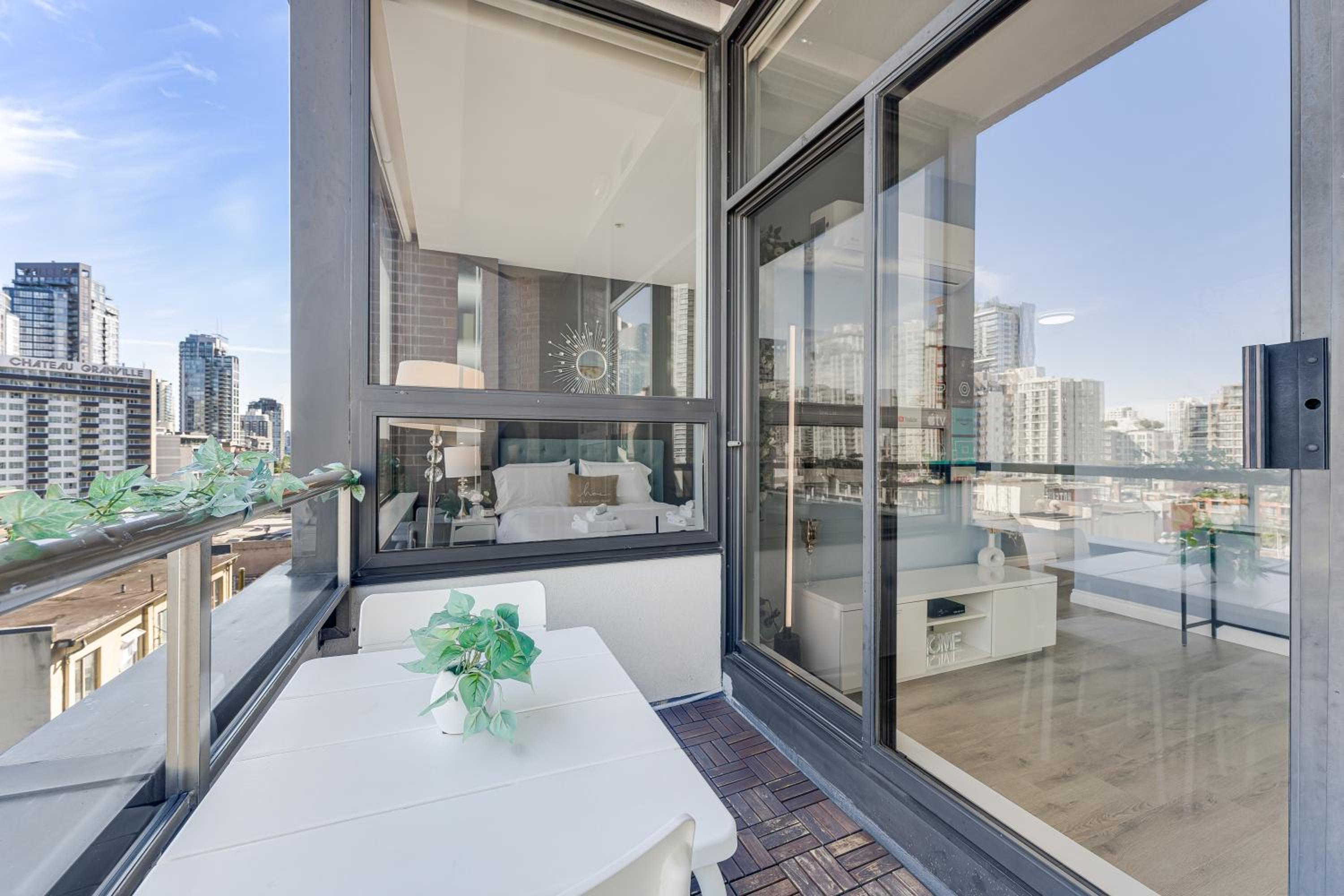 Best Location Downtown Chic Suites