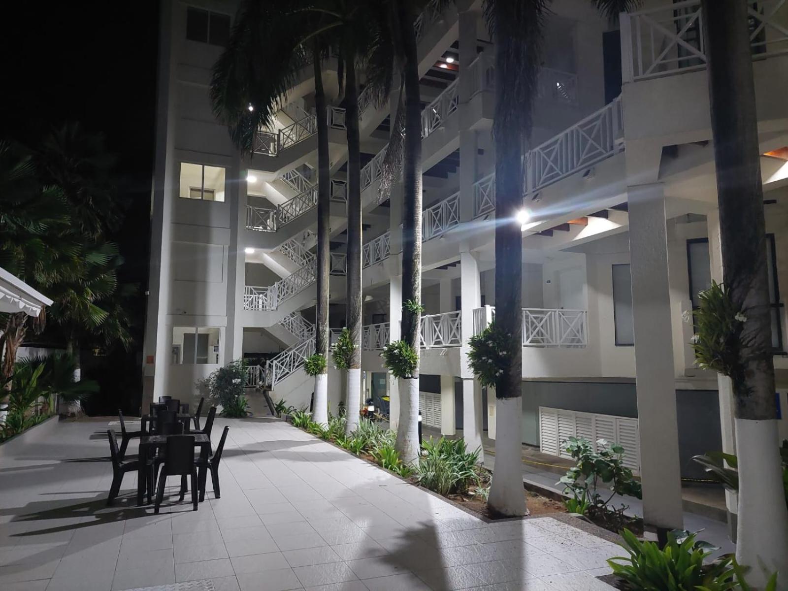 Apartamento en San Andrés frente al mar con piscina