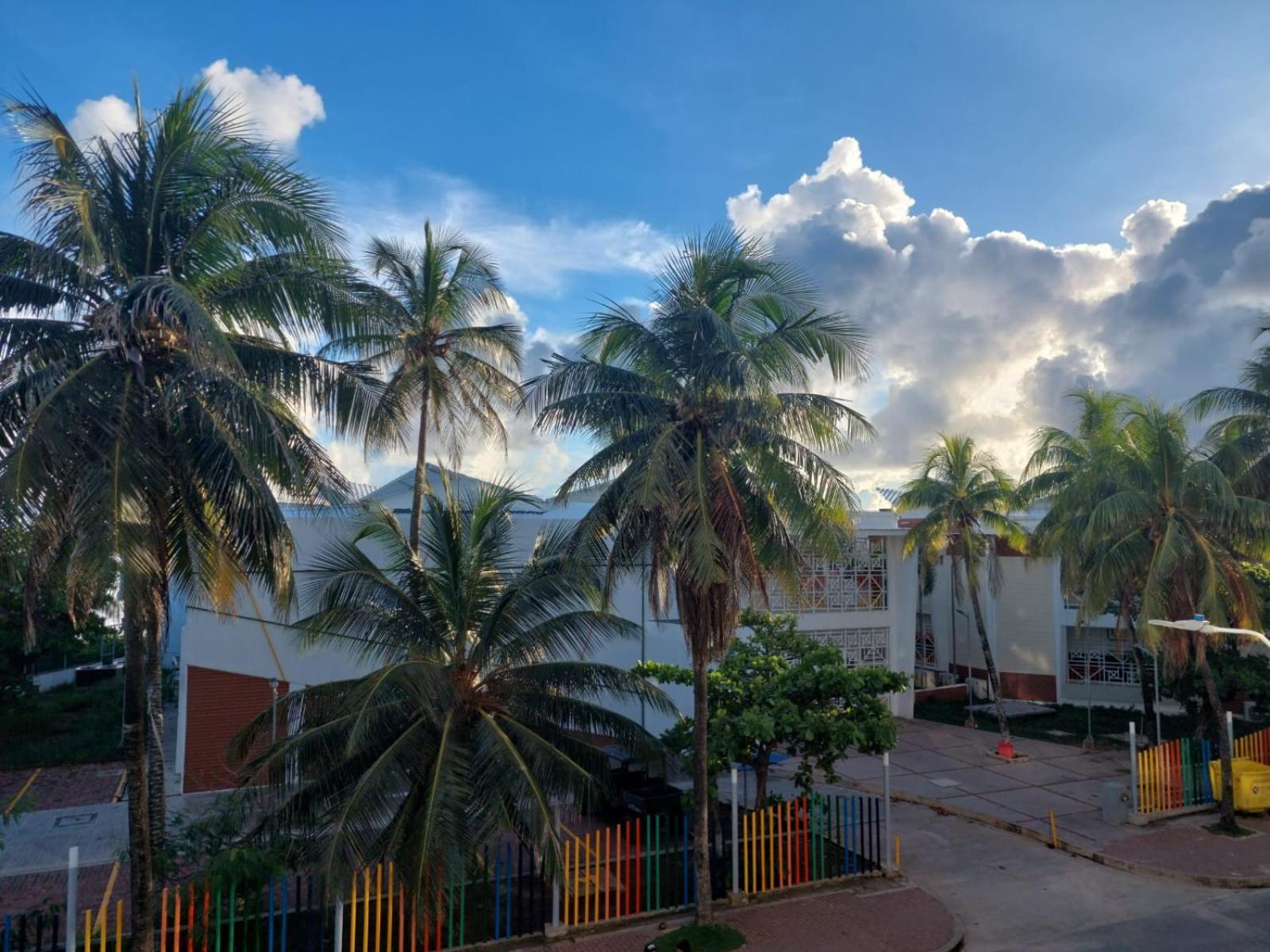 Apartamento en San Andrés frente al mar con piscina