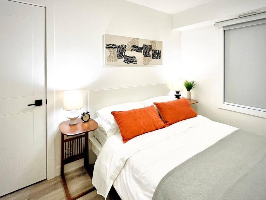 T201 Brand NEW Downtown Canmore 3BD & 2BT, BBQ, Free Parking