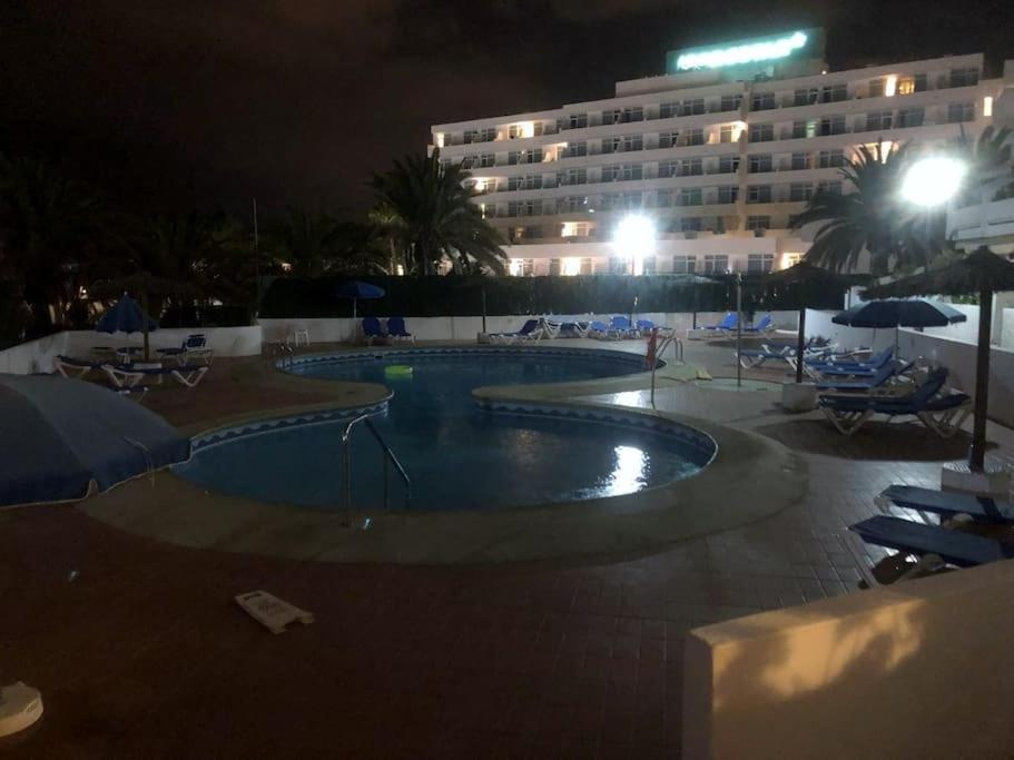 Apartamento Elisa en Garden City con piscina climatizada