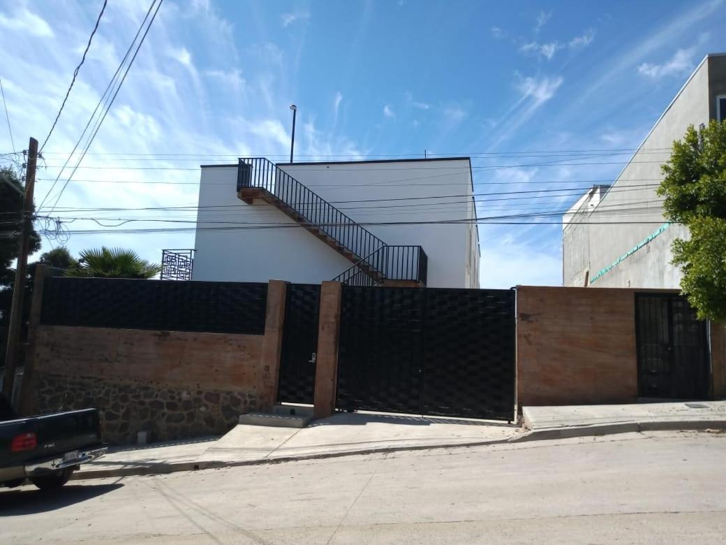 Hotel Sunrise Apartments - Image 1