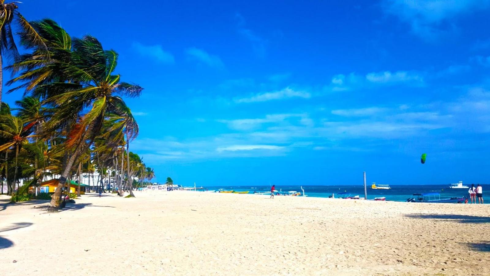Apartamento en San Andrés frente al mar con piscina