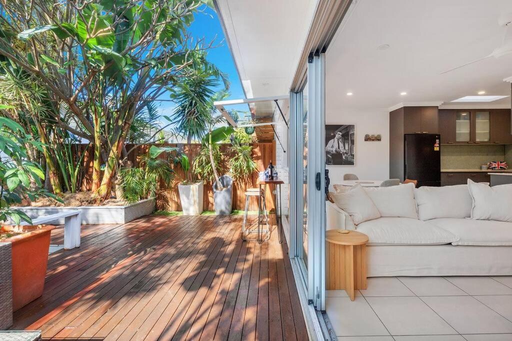 Alfred St Bungalow Steps from the Beach Pets OK